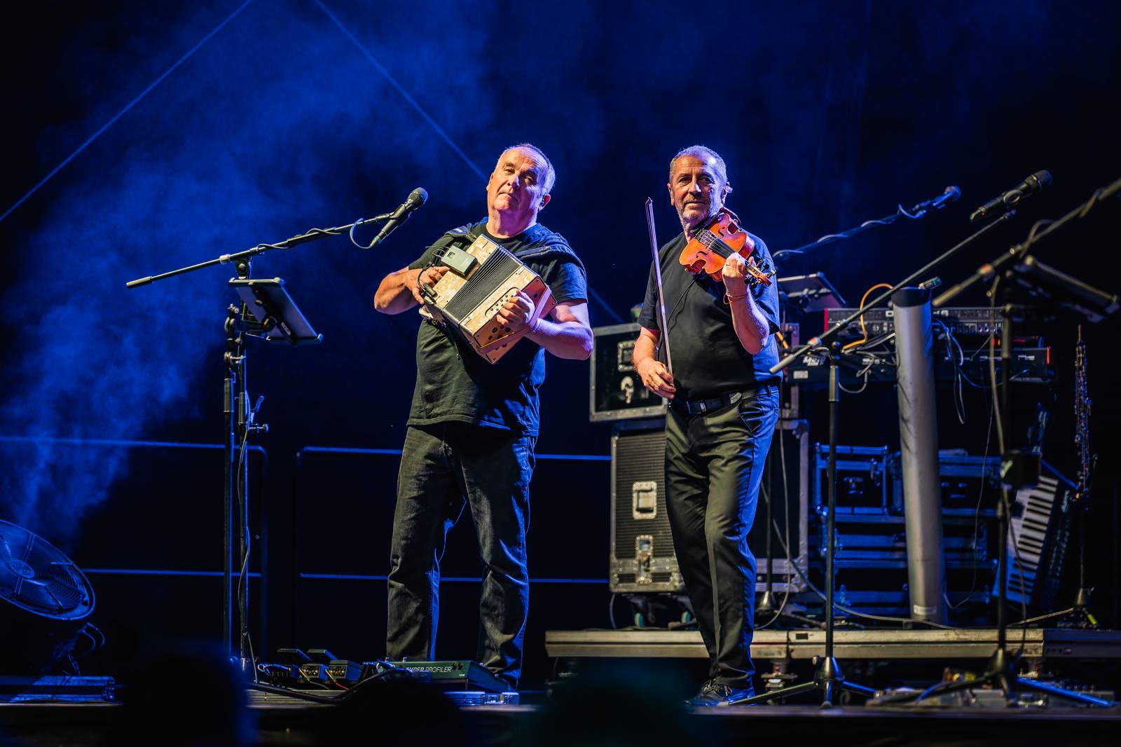 Čechomor vyprodal Areál 7 v pražských Holešovicích, doprovodila ho Martina Pártlová