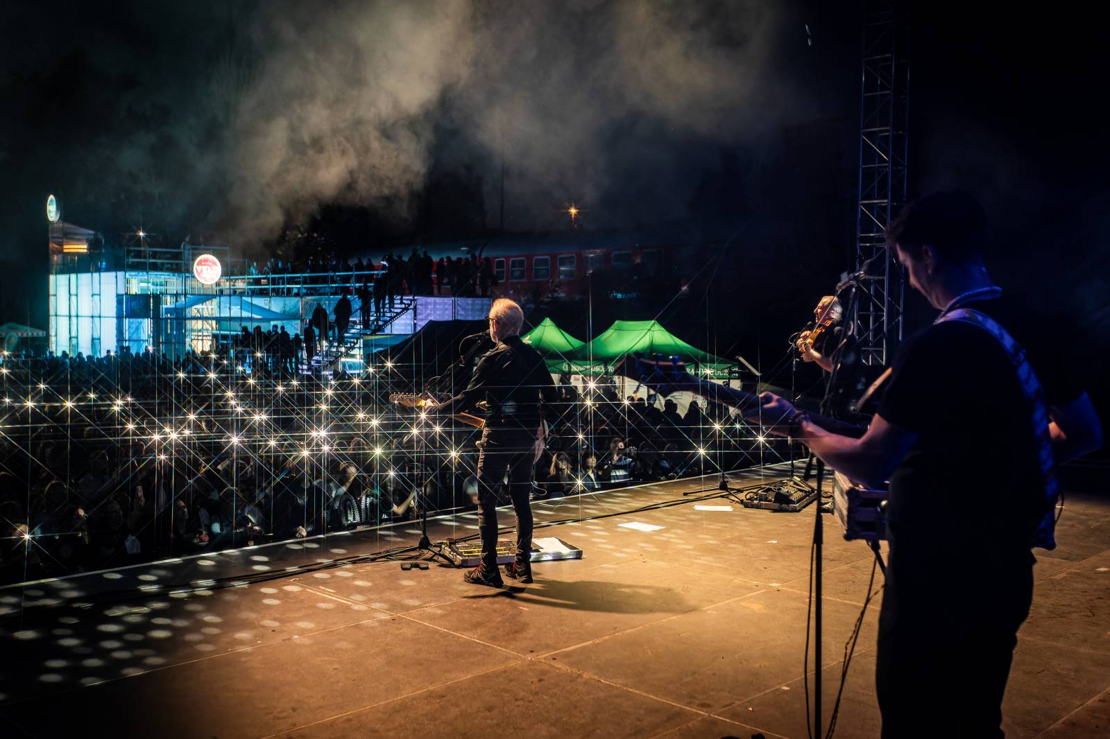 Čechomor vyprodal Areál 7 v pražských Holešovicích, doprovodila ho Martina Pártlová