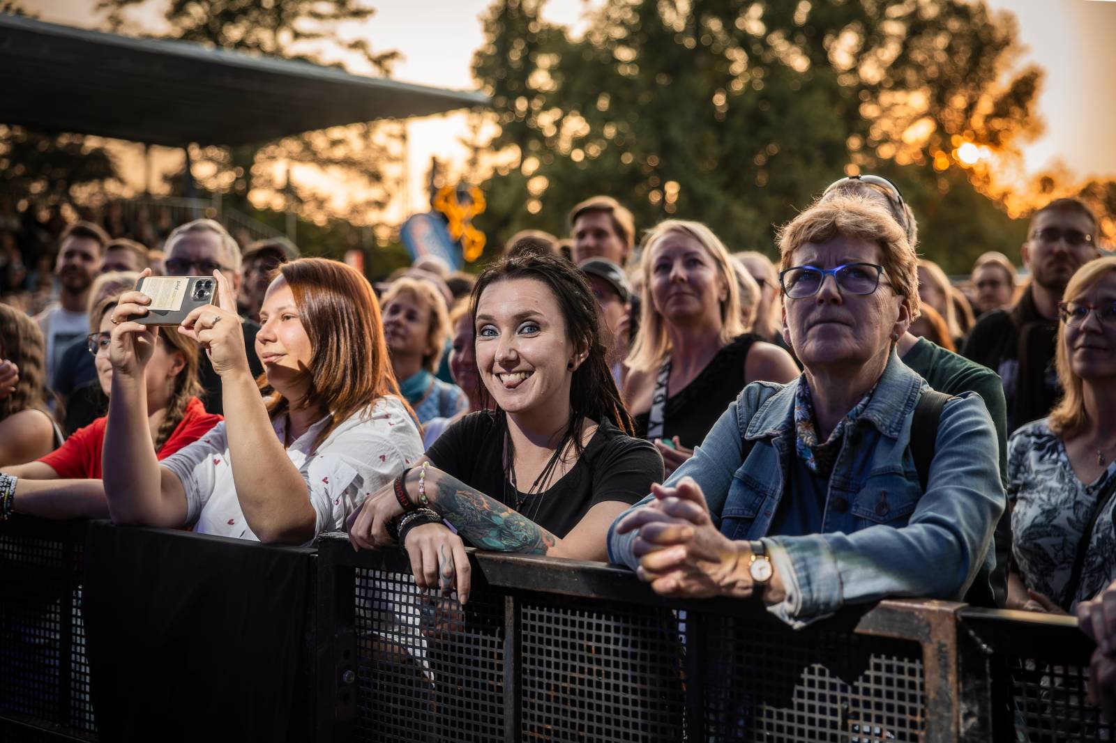 Čechomor vyprodal Areál 7 v pražských Holešovicích, doprovodila ho Martina Pártlová