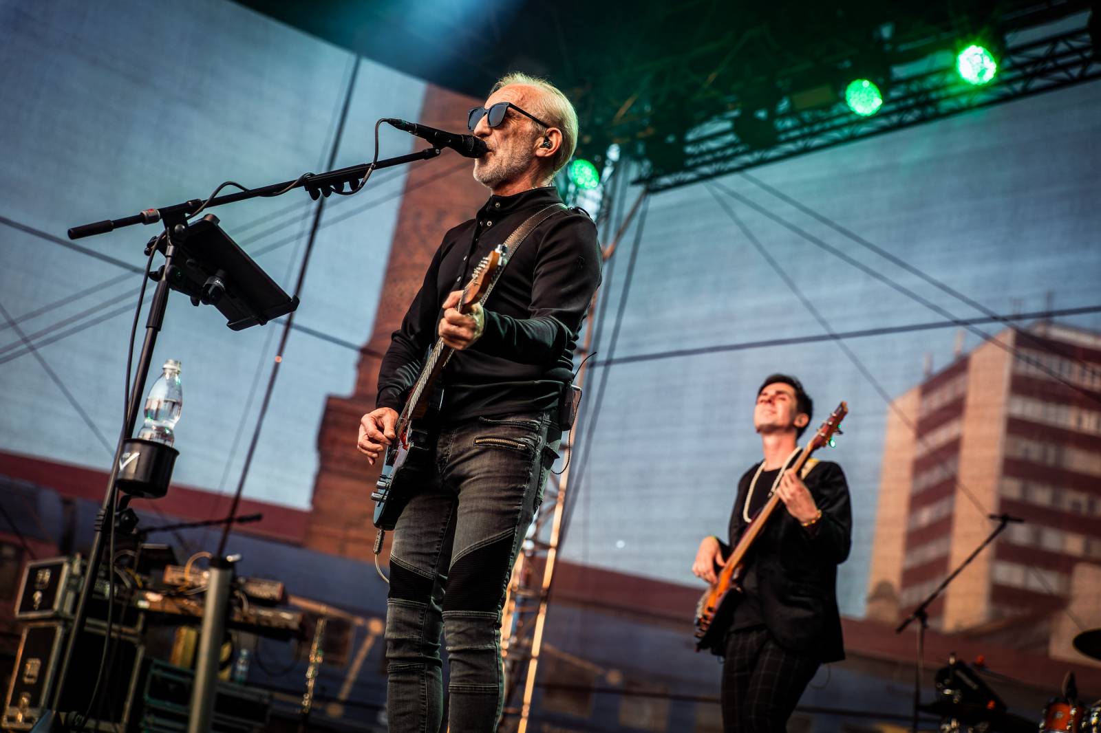 Čechomor vyprodal Areál 7 v pražských Holešovicích, doprovodila ho Martina Pártlová