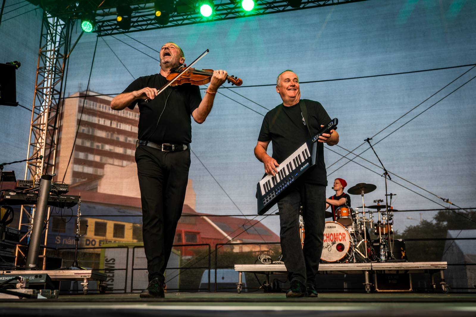 Čechomor vyprodal Areál 7 v pražských Holešovicích, doprovodila ho Martina Pártlová