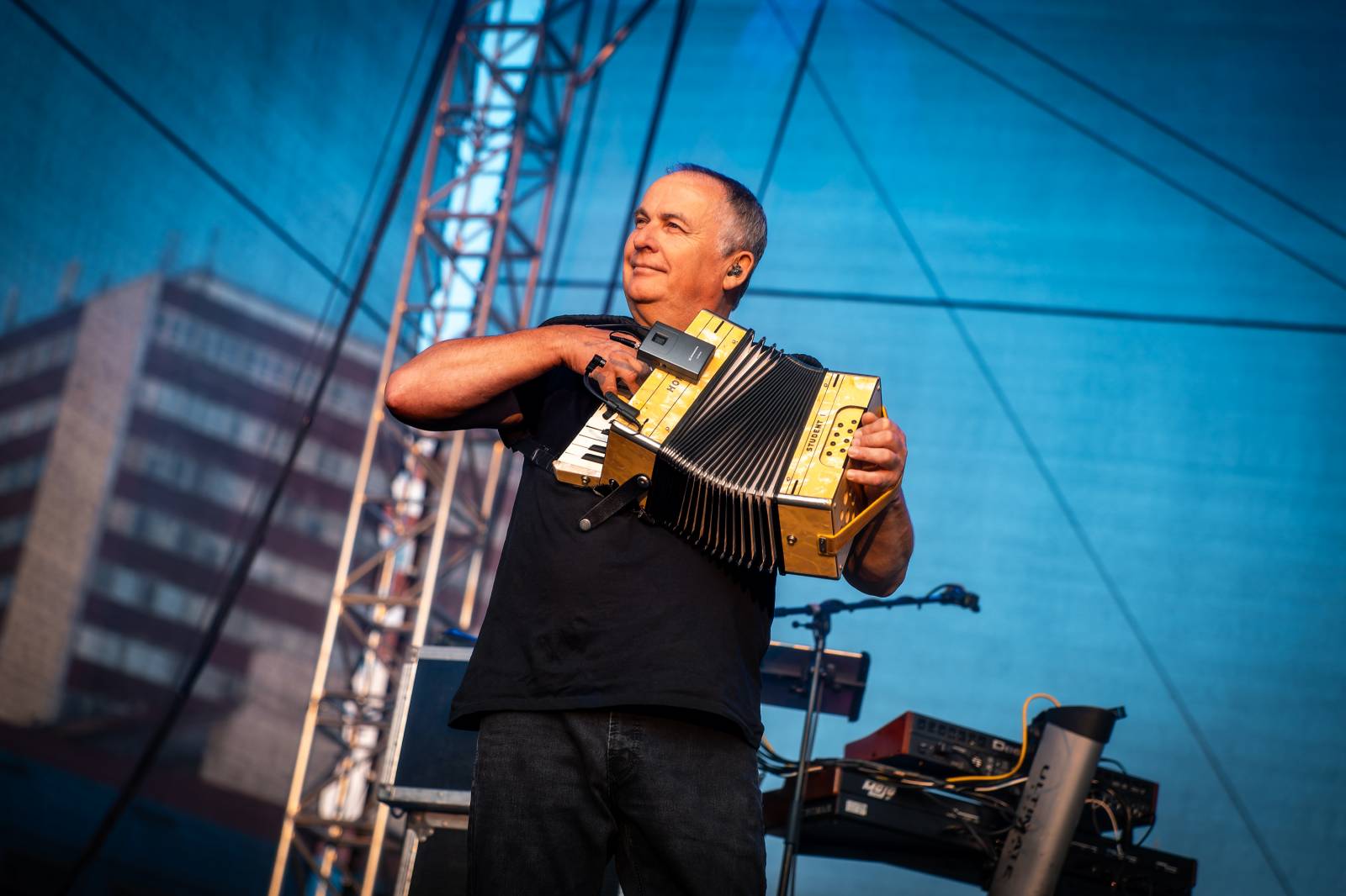 Čechomor vyprodal Areál 7 v pražských Holešovicích, doprovodila ho Martina Pártlová