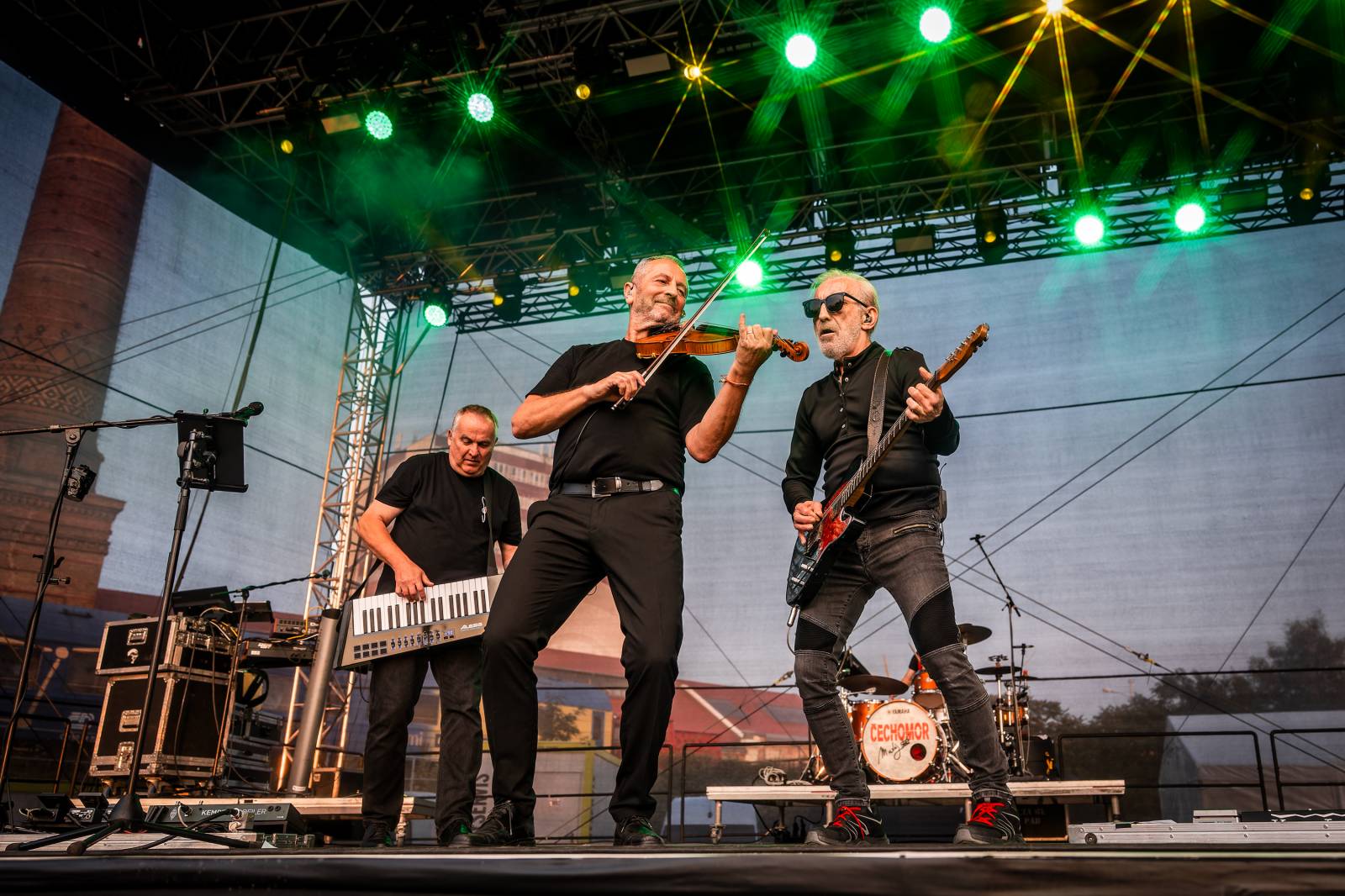 Čechomor vyprodal Areál 7 v pražských Holešovicích, doprovodila ho Martina Pártlová