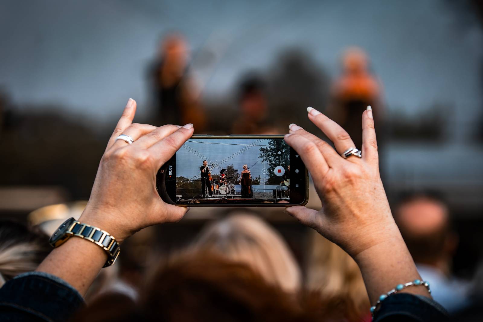 Čechomor vyprodal Areál 7 v pražských Holešovicích, doprovodila ho Martina Pártlová
