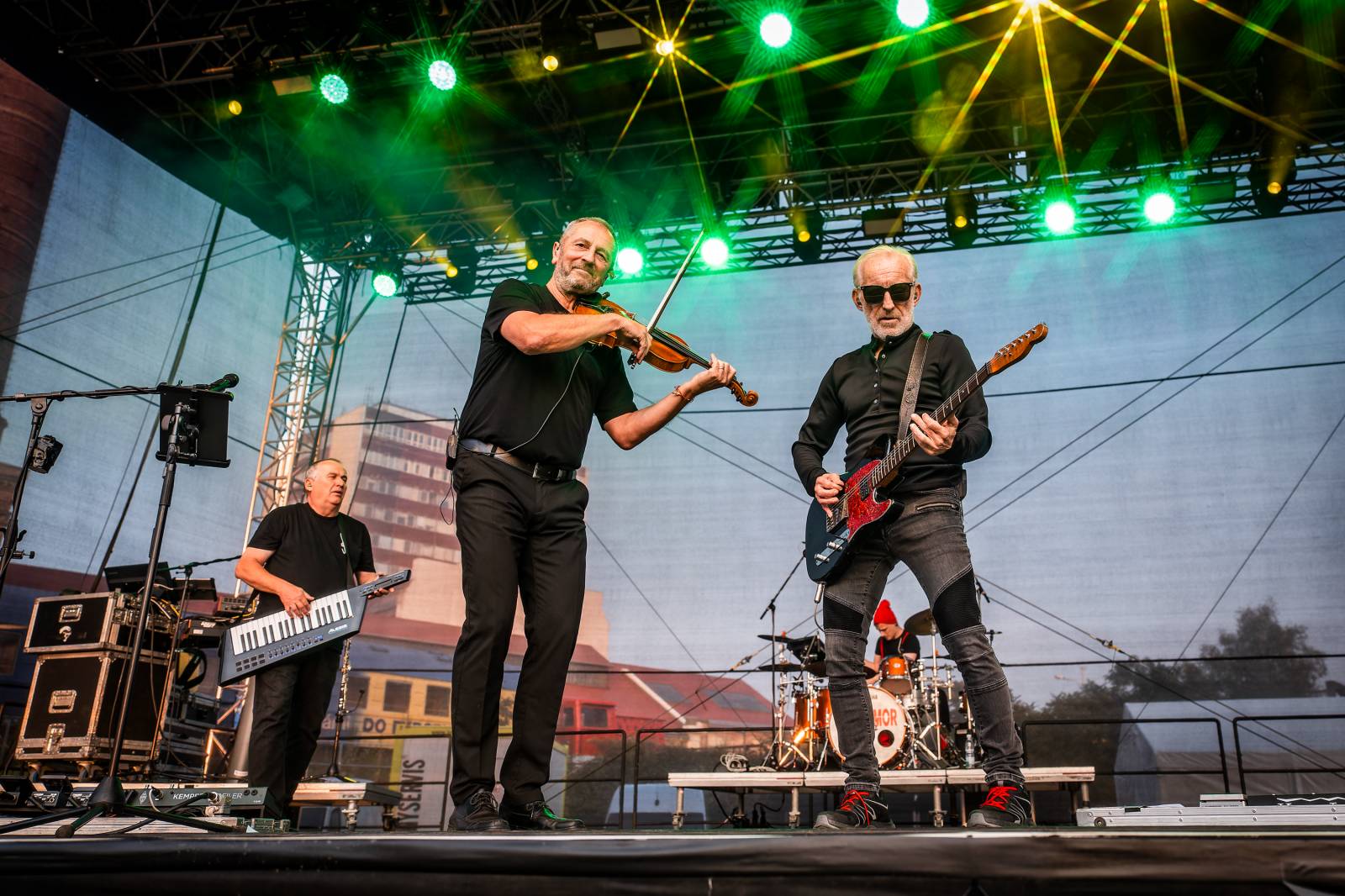 Čechomor vyprodal Areál 7 v pražských Holešovicích, doprovodila ho Martina Pártlová