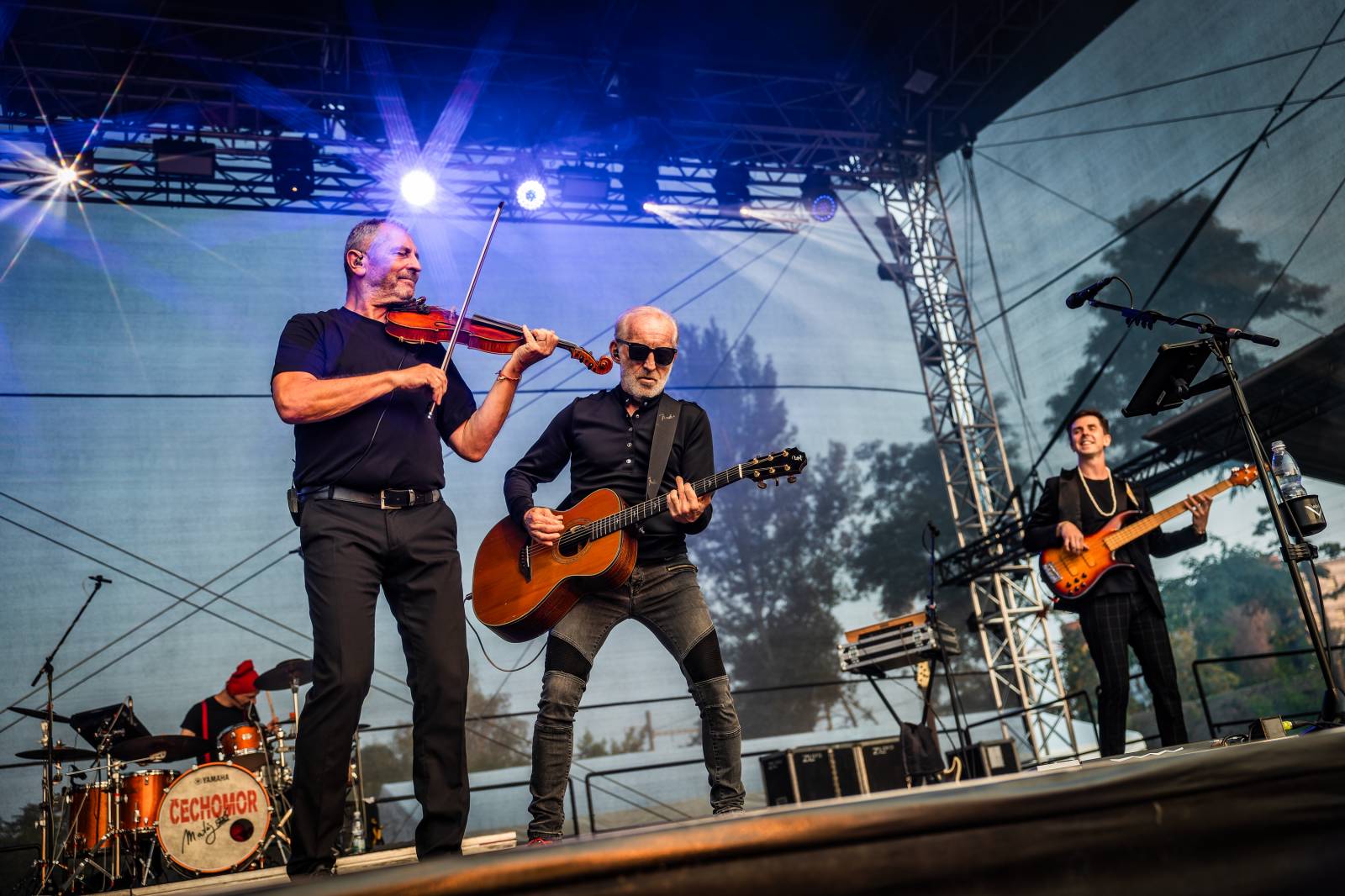 Čechomor vyprodal Areál 7 v pražských Holešovicích, doprovodila ho Martina Pártlová