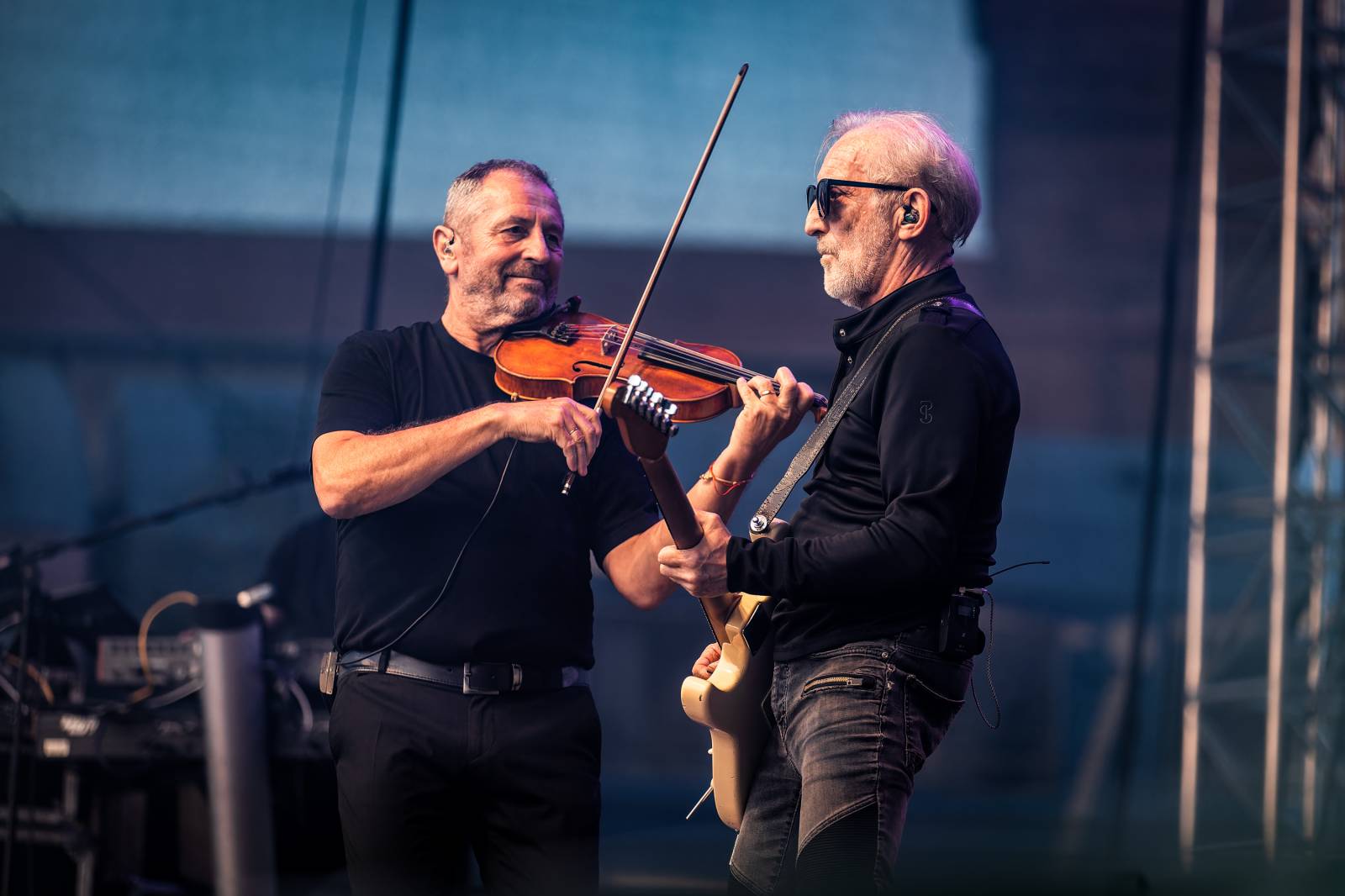 Čechomor vyprodal Areál 7 v pražských Holešovicích, doprovodila ho Martina Pártlová