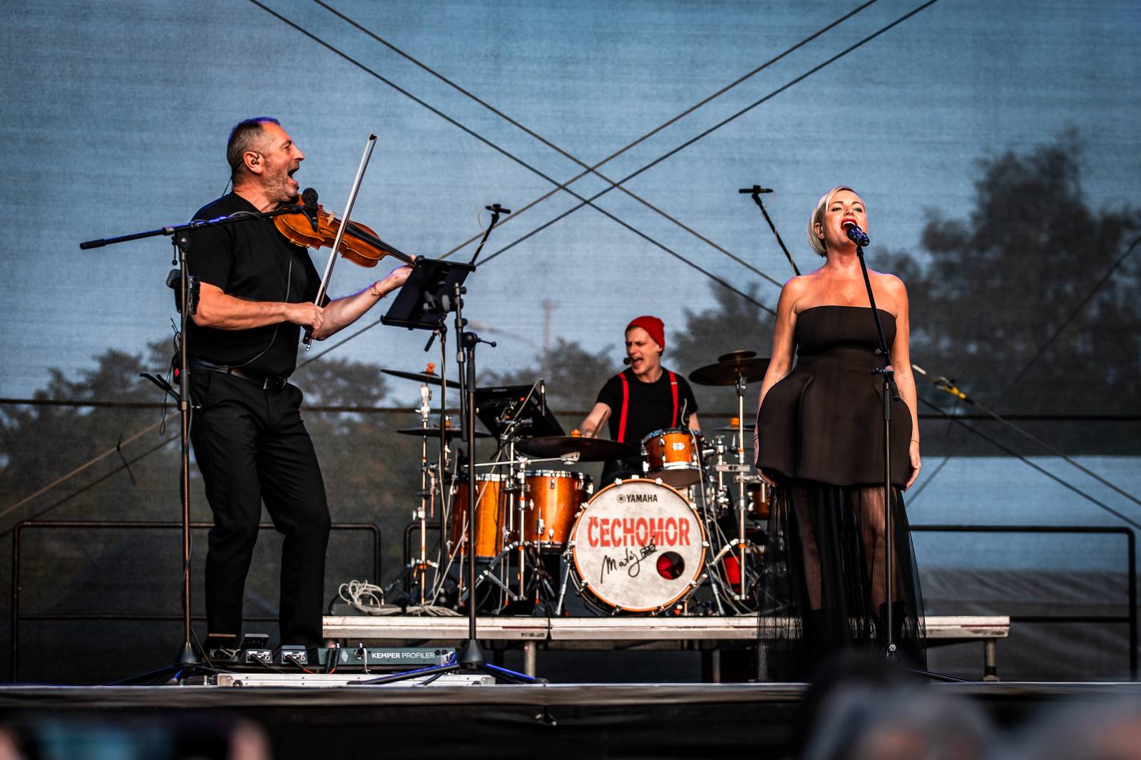 Čechomor vyprodal Areál 7 v pražských Holešovicích, doprovodila ho Martina Pártlová