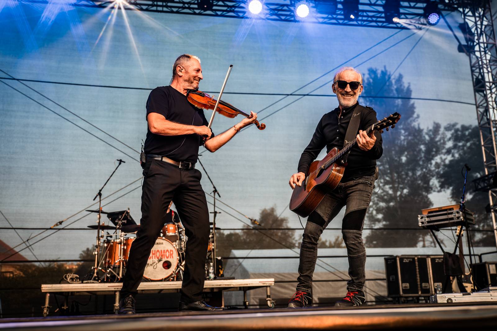 Čechomor vyprodal Areál 7 v pražských Holešovicích, doprovodila ho Martina Pártlová