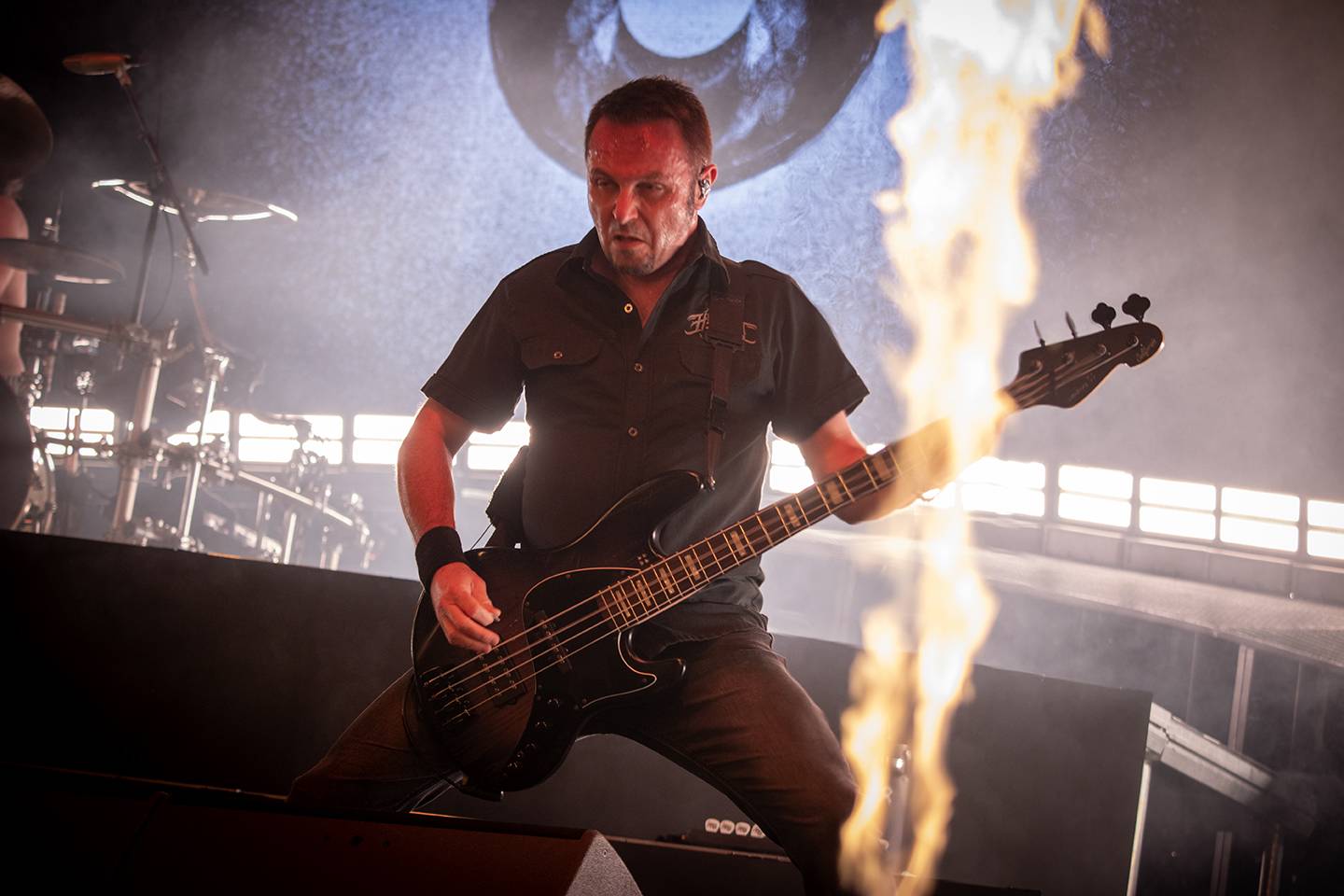 Bláznivá show Gutalax i pád zpěváka a rozbitá hlava kytaristy Landmvrks. Druhý den Brutal Assault vyvrcholil koncertem Gojiry