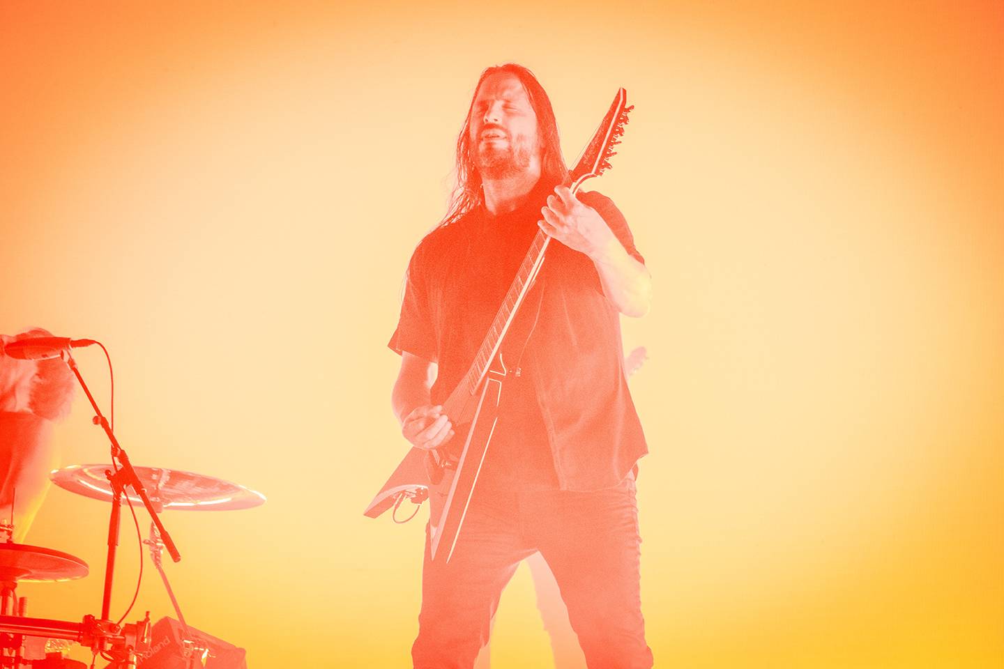 Bláznivá show Gutalax i pád zpěváka a rozbitá hlava kytaristy Landmvrks. Druhý den Brutal Assault vyvrcholil koncertem Gojiry