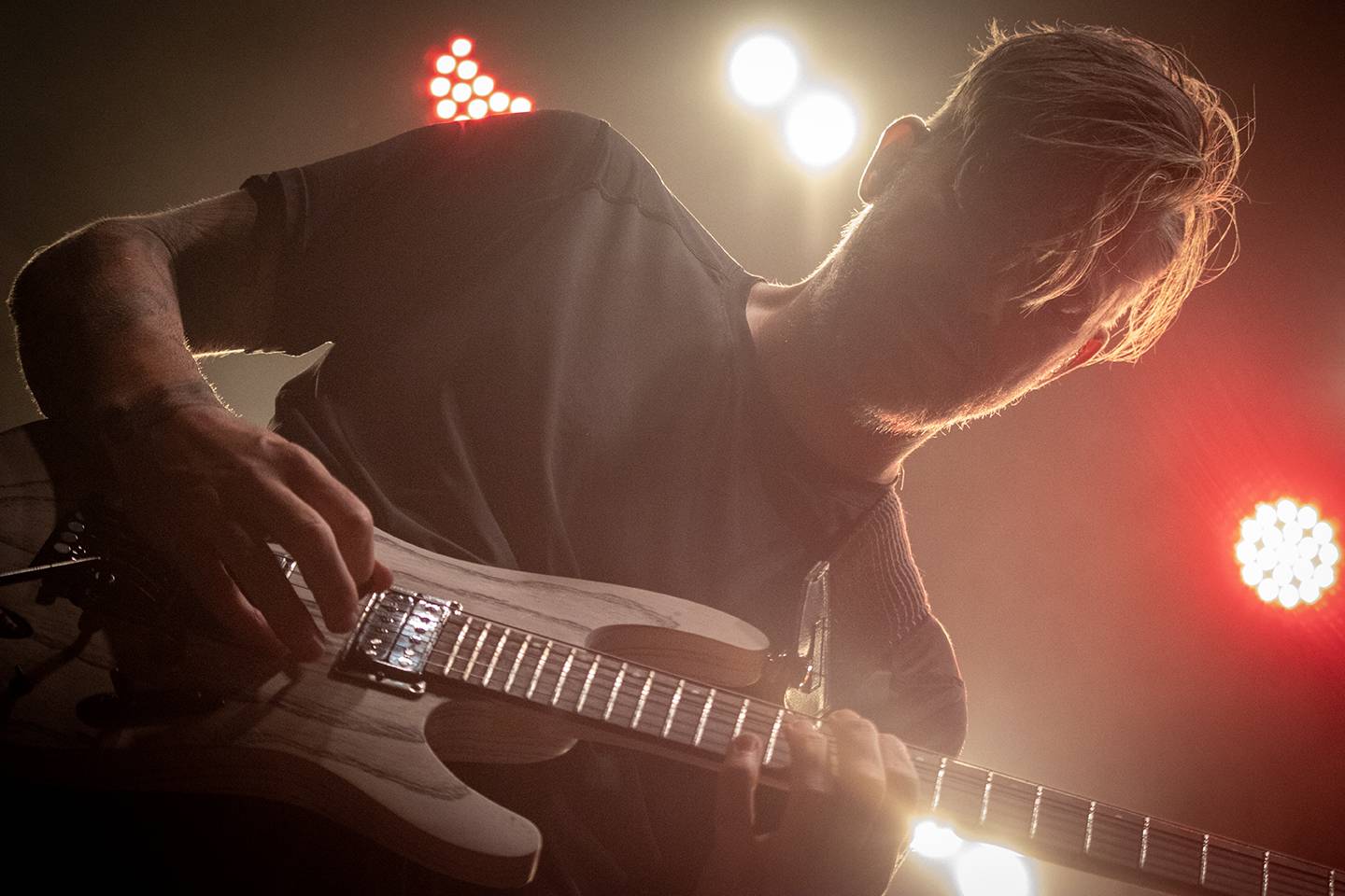 Bláznivá show Gutalax i pád zpěváka a rozbitá hlava kytaristy Landmvrks. Druhý den Brutal Assault vyvrcholil koncertem Gojiry