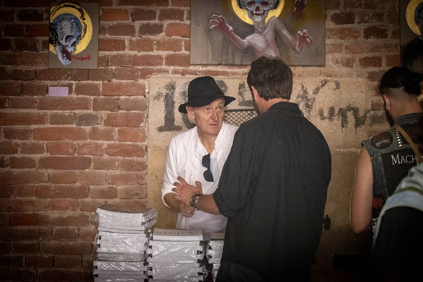 Bláznivá show Gutalax i pád zpěváka a rozbitá hlava kytaristy Landmvrks. Druhý den Brutal Assault vyvrcholil koncertem Gojiry