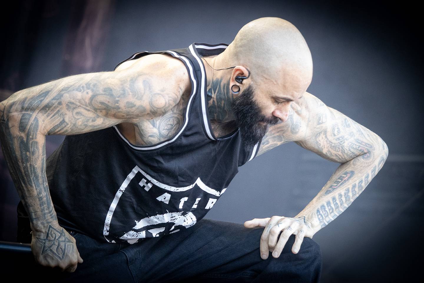 Bláznivá show Gutalax i pád zpěváka a rozbitá hlava kytaristy Landmvrks. Druhý den Brutal Assault vyvrcholil koncertem Gojiry