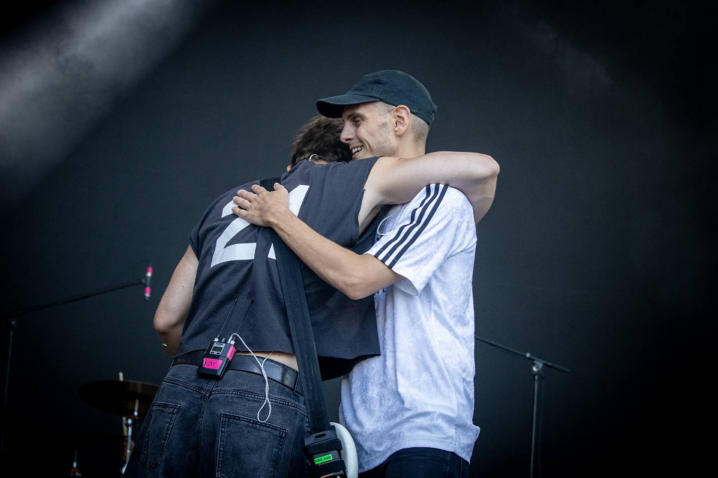 Bláznivá show Gutalax i pád zpěváka a rozbitá hlava kytaristy Landmvrks. Druhý den Brutal Assault vyvrcholil koncertem Gojiry