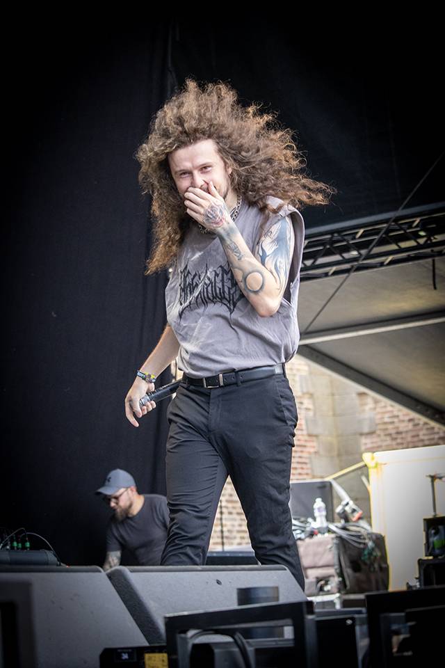 Hentai Corporation provokovali na Brutal Assault s chlípným bobrem, hvězdou třetího dne byli Mayhem