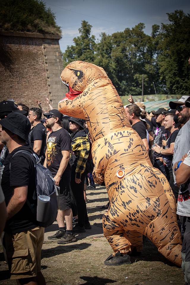 Hentai Corporation provokovali na Brutal Assault s chlípným bobrem, hvězdou třetího dne byli Mayhem