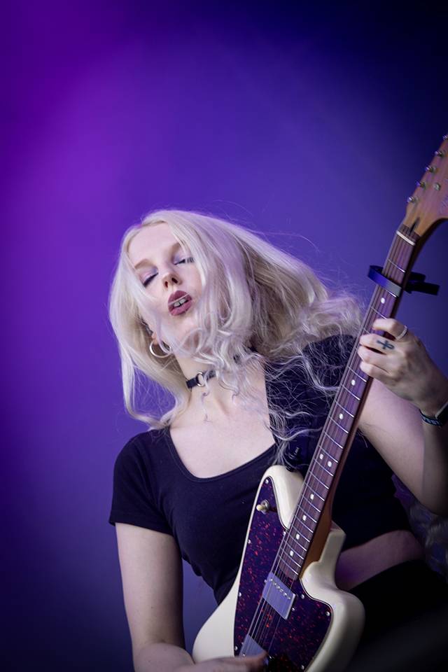 Hentai Corporation provokovali na Brutal Assault s chlípným bobrem, hvězdou třetího dne byli Mayhem