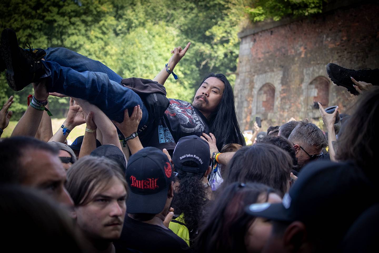 Hentai Corporation provokovali na Brutal Assault s chlípným bobrem, hvězdou třetího dne byli Mayhem