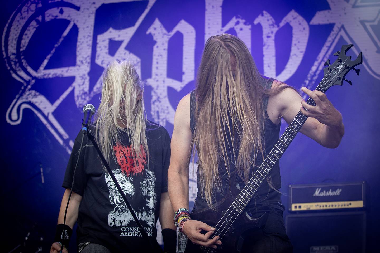 Hentai Corporation provokovali na Brutal Assault s chlípným bobrem, hvězdou třetího dne byli Mayhem