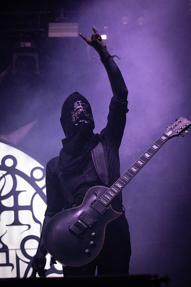 Hentai Corporation provokovali na Brutal Assault s chlípným bobrem, hvězdou třetího dne byli Mayhem