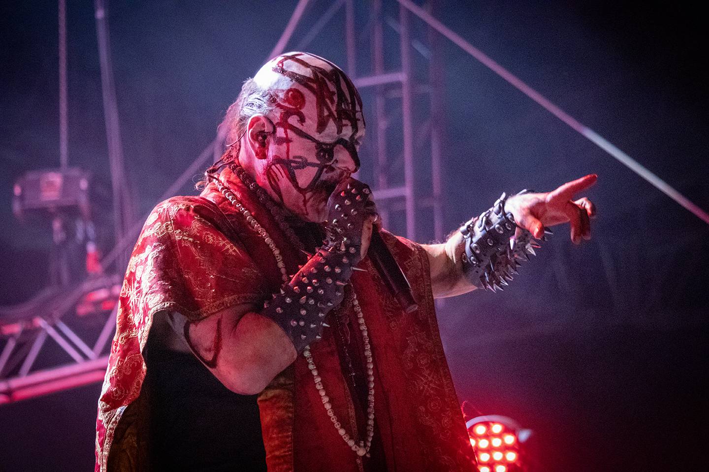 Hentai Corporation provokovali na Brutal Assault s chlípným bobrem, hvězdou třetího dne byli Mayhem