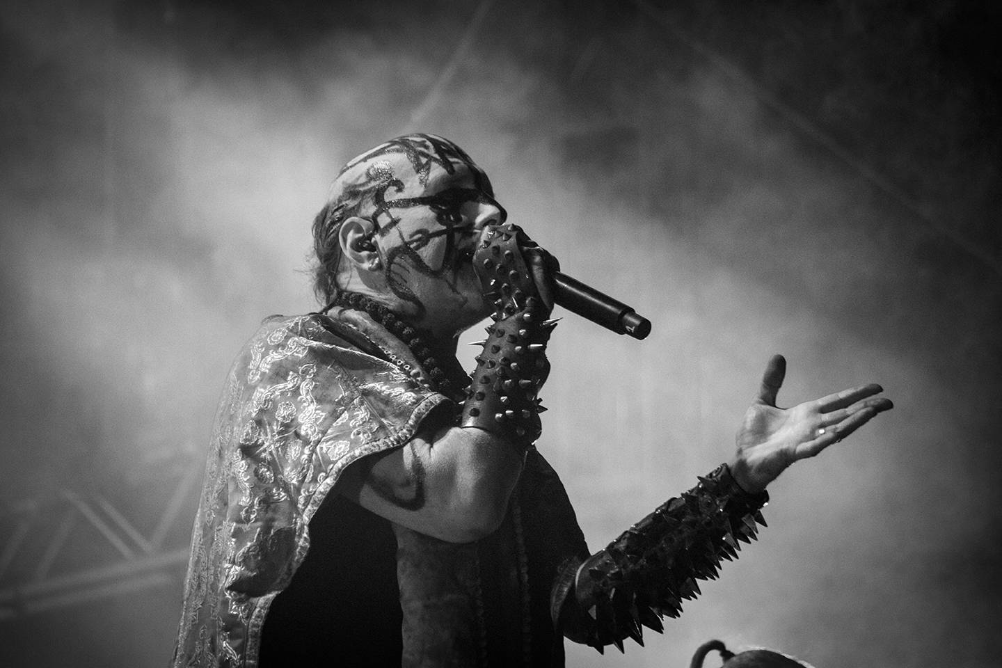 Hentai Corporation provokovali na Brutal Assault s chlípným bobrem, hvězdou třetího dne byli Mayhem