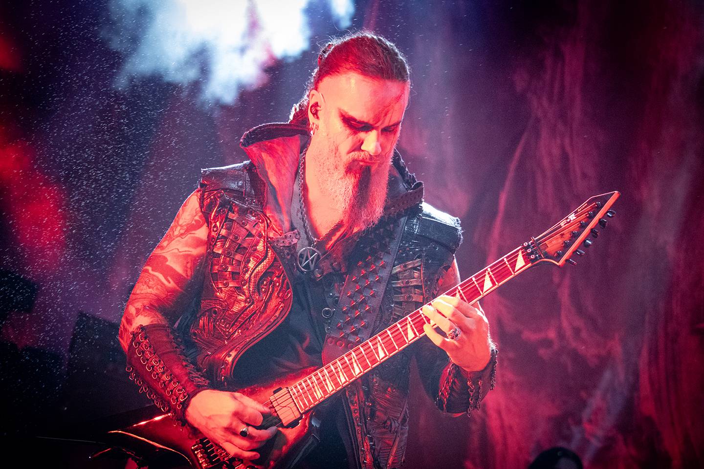 Hentai Corporation provokovali na Brutal Assault s chlípným bobrem, hvězdou třetího dne byli Mayhem