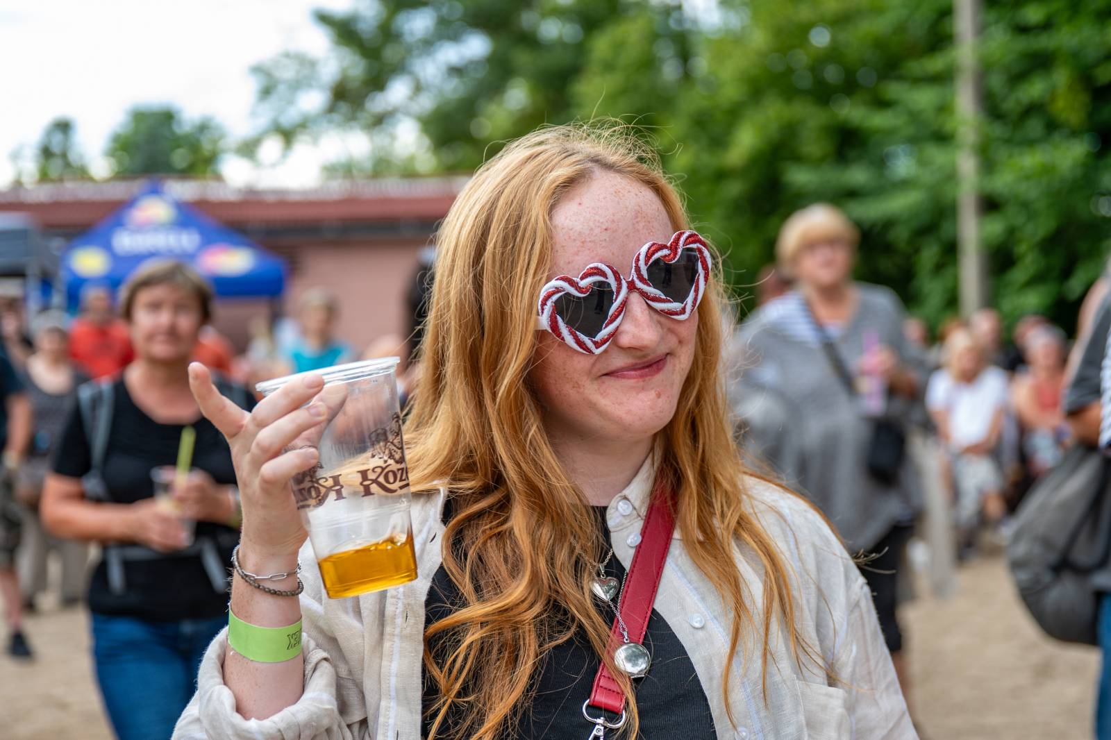 Ve Všeticích odstartovaly Krásný ztráty. J.A.R. vystoupili bez Oto Klempíře, bavili i Michal Prokop s Framus Five a Pan Lynx