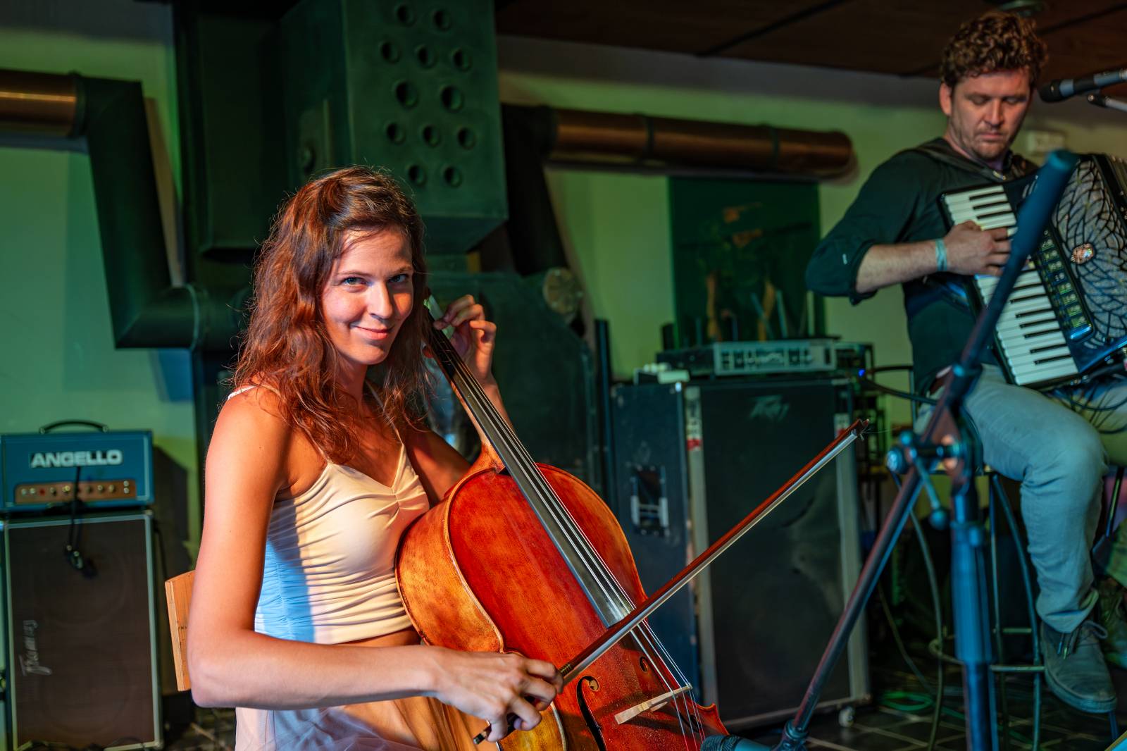 Ve Všeticích odstartovaly Krásný ztráty. J.A.R. vystoupili bez Oto Klempíře, bavili i Michal Prokop s Framus Five a Pan Lynx