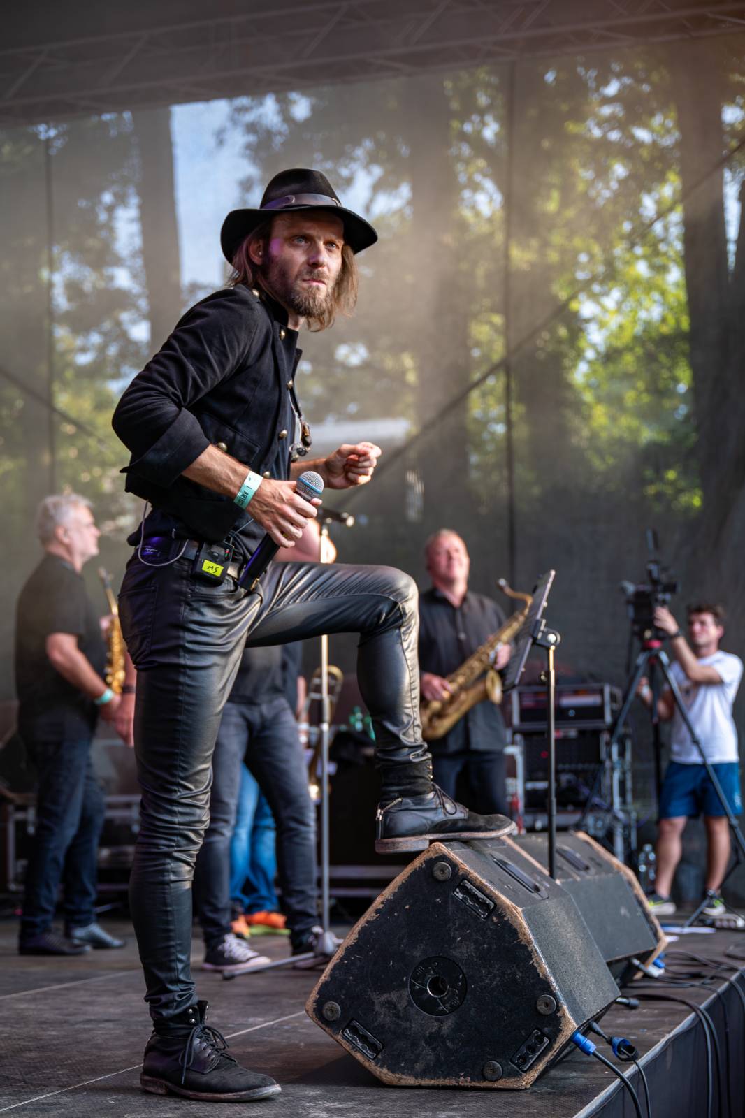 Ve Všeticích odstartovaly Krásný ztráty. J.A.R. vystoupili bez Oto Klempíře, bavili i Michal Prokop s Framus Five a Pan Lynx