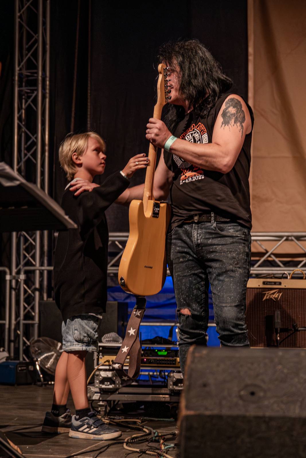 Ve Všeticích odstartovaly Krásný ztráty. J.A.R. vystoupili bez Oto Klempíře, bavili i Michal Prokop s Framus Five a Pan Lynx