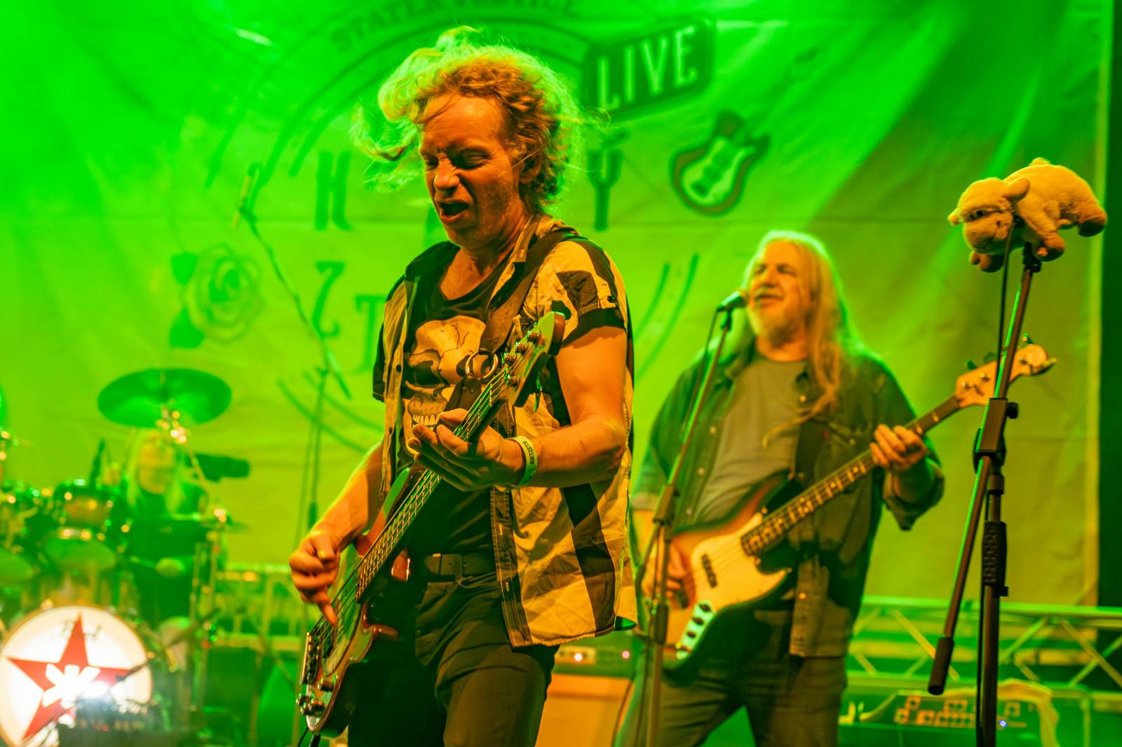 Ve Všeticích odstartovaly Krásný ztráty. J.A.R. vystoupili bez Oto Klempíře, bavili i Michal Prokop s Framus Five a Pan Lynx