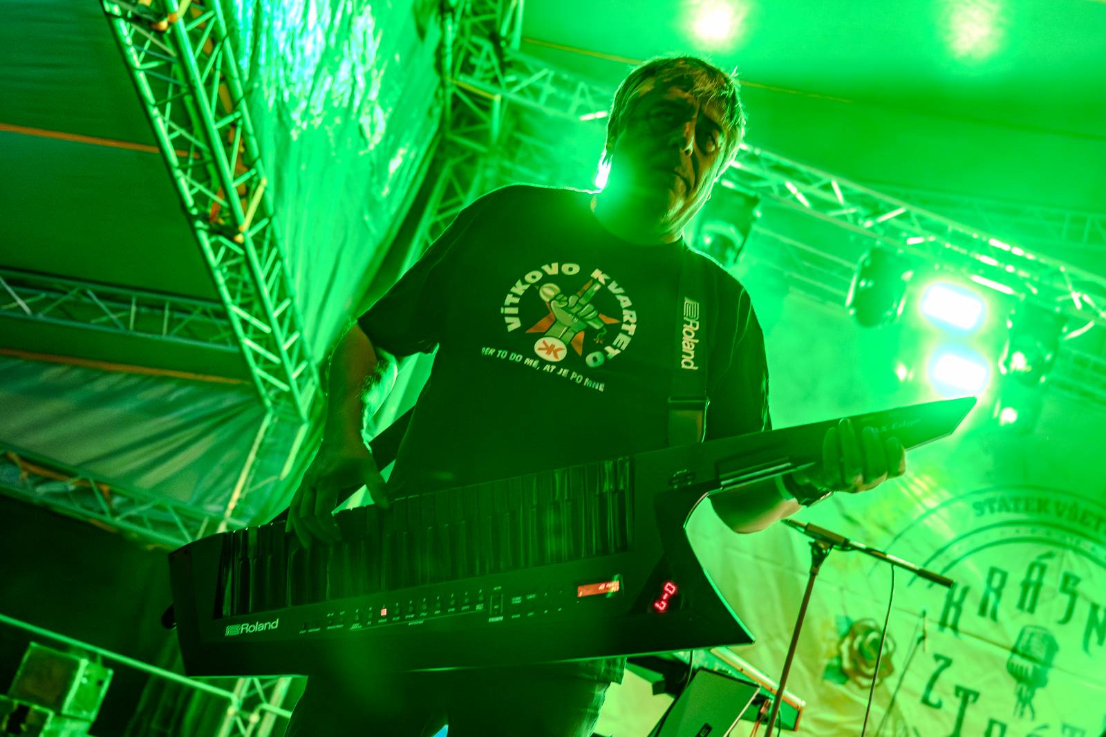 Ve Všeticích odstartovaly Krásný ztráty. J.A.R. vystoupili bez Oto Klempíře, bavili i Michal Prokop s Framus Five a Pan Lynx