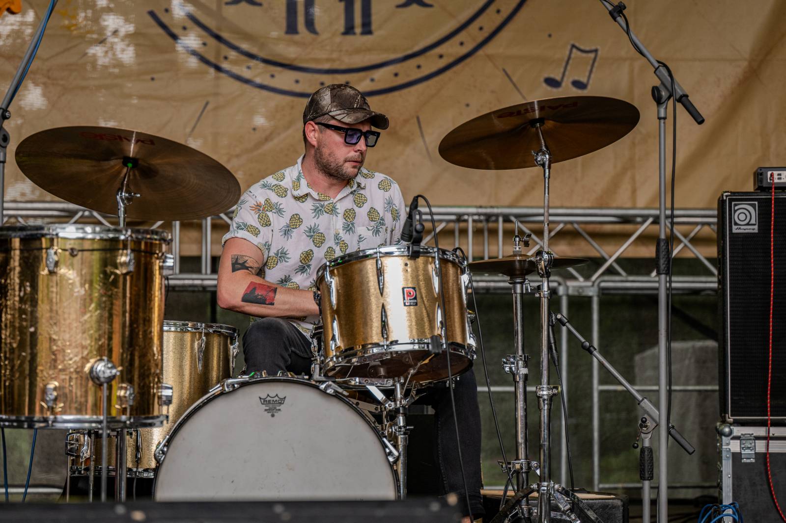 Ve Všeticích odstartovaly Krásný ztráty. J.A.R. vystoupili bez Oto Klempíře, bavili i Michal Prokop s Framus Five a Pan Lynx