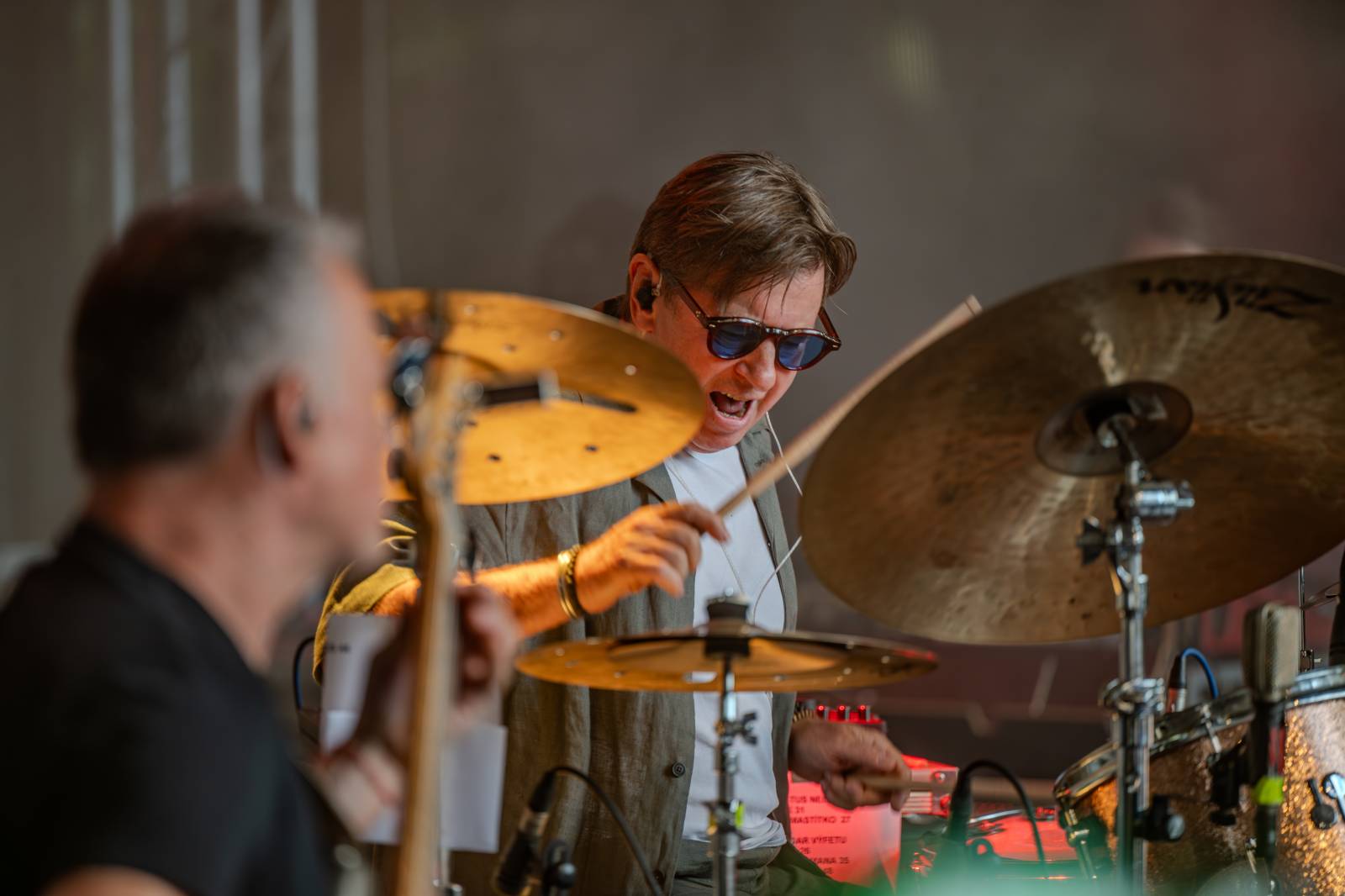 Ve Všeticích odstartovaly Krásný ztráty. J.A.R. vystoupili bez Oto Klempíře, bavili i Michal Prokop s Framus Five a Pan Lynx