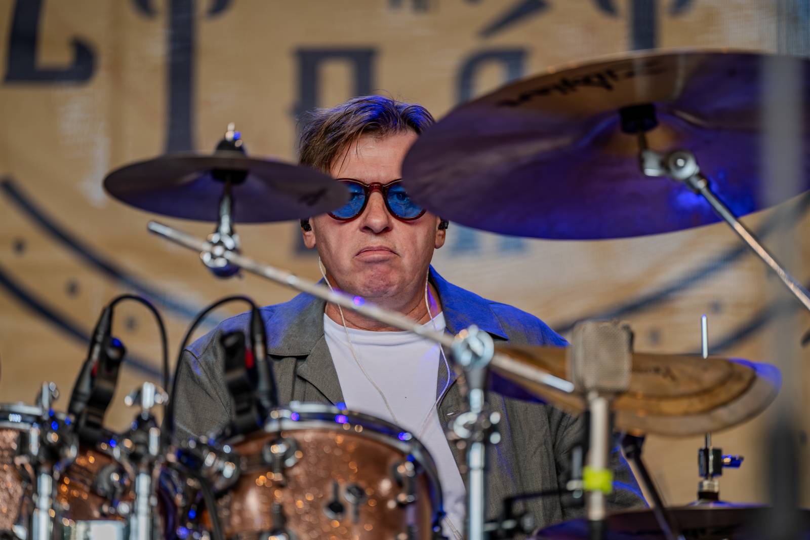 Ve Všeticích odstartovaly Krásný ztráty. J.A.R. vystoupili bez Oto Klempíře, bavili i Michal Prokop s Framus Five a Pan Lynx