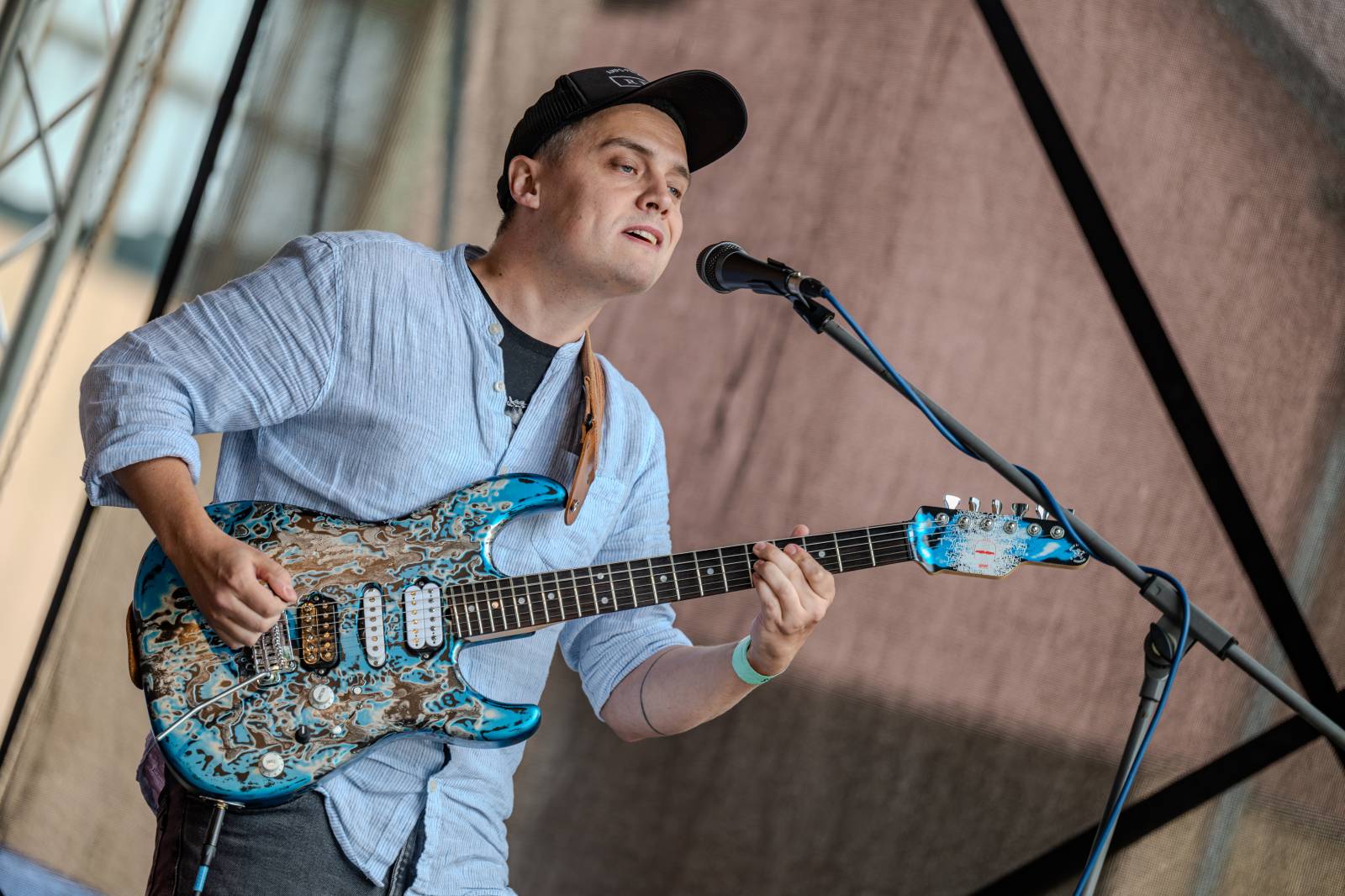 Ve Všeticích odstartovaly Krásný ztráty. J.A.R. vystoupili bez Oto Klempíře, bavili i Michal Prokop s Framus Five a Pan Lynx