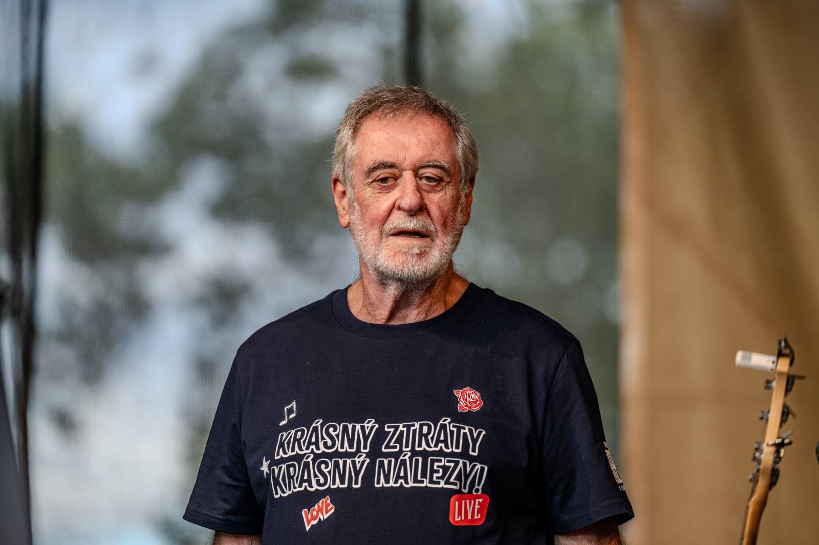 Ve Všeticích odstartovaly Krásný ztráty. J.A.R. vystoupili bez Oto Klempíře, bavili i Michal Prokop s Framus Five a Pan Lynx