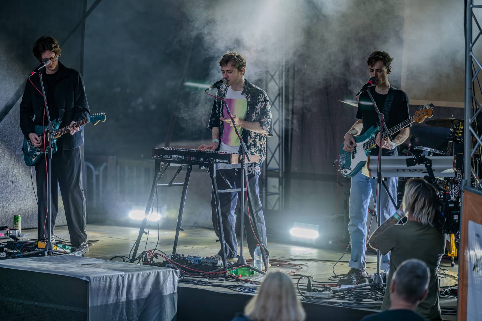 Ve Všeticích odstartovaly Krásný ztráty. J.A.R. vystoupili bez Oto Klempíře, bavili i Michal Prokop s Framus Five a Pan Lynx