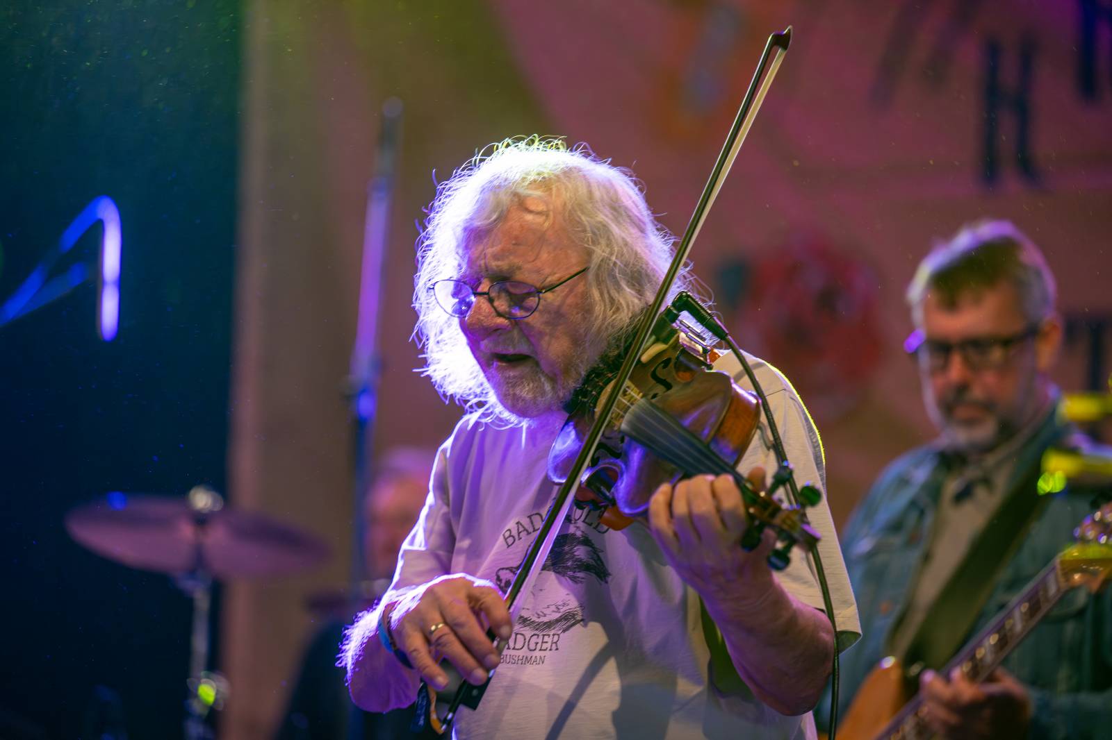 Ve Všeticích odstartovaly Krásný ztráty. J.A.R. vystoupili bez Oto Klempíře, bavili i Michal Prokop s Framus Five a Pan Lynx