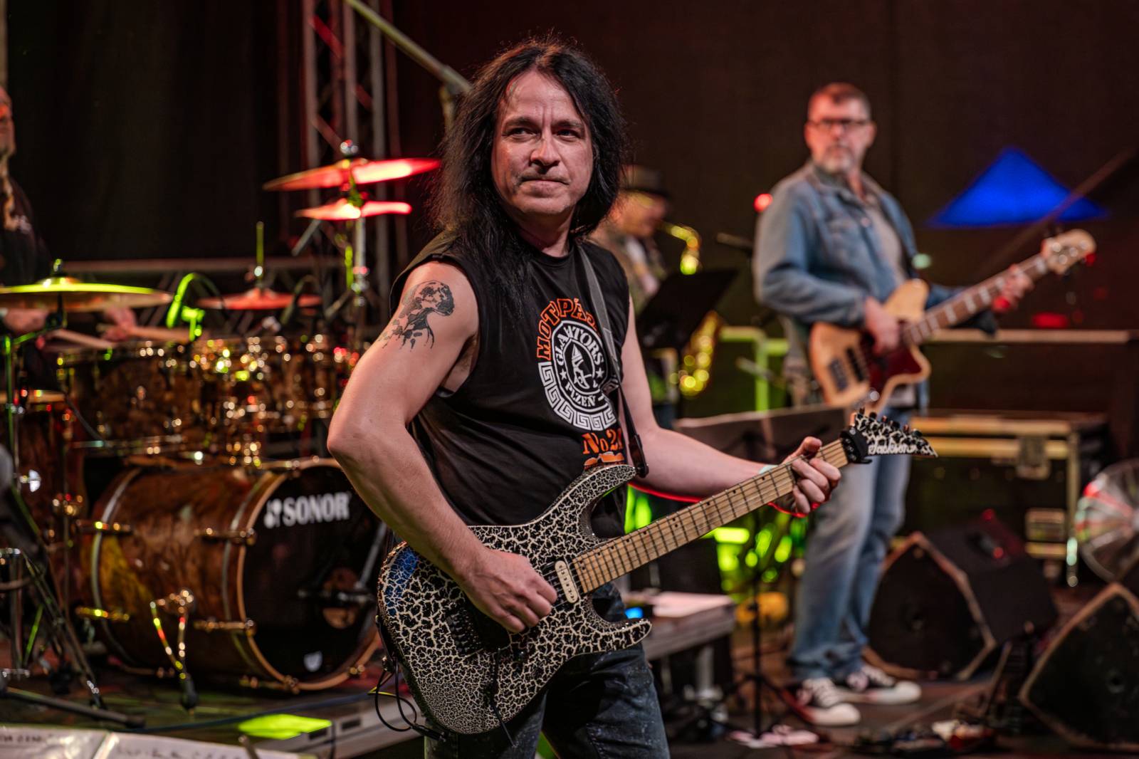 Ve Všeticích odstartovaly Krásný ztráty. J.A.R. vystoupili bez Oto Klempíře, bavili i Michal Prokop s Framus Five a Pan Lynx