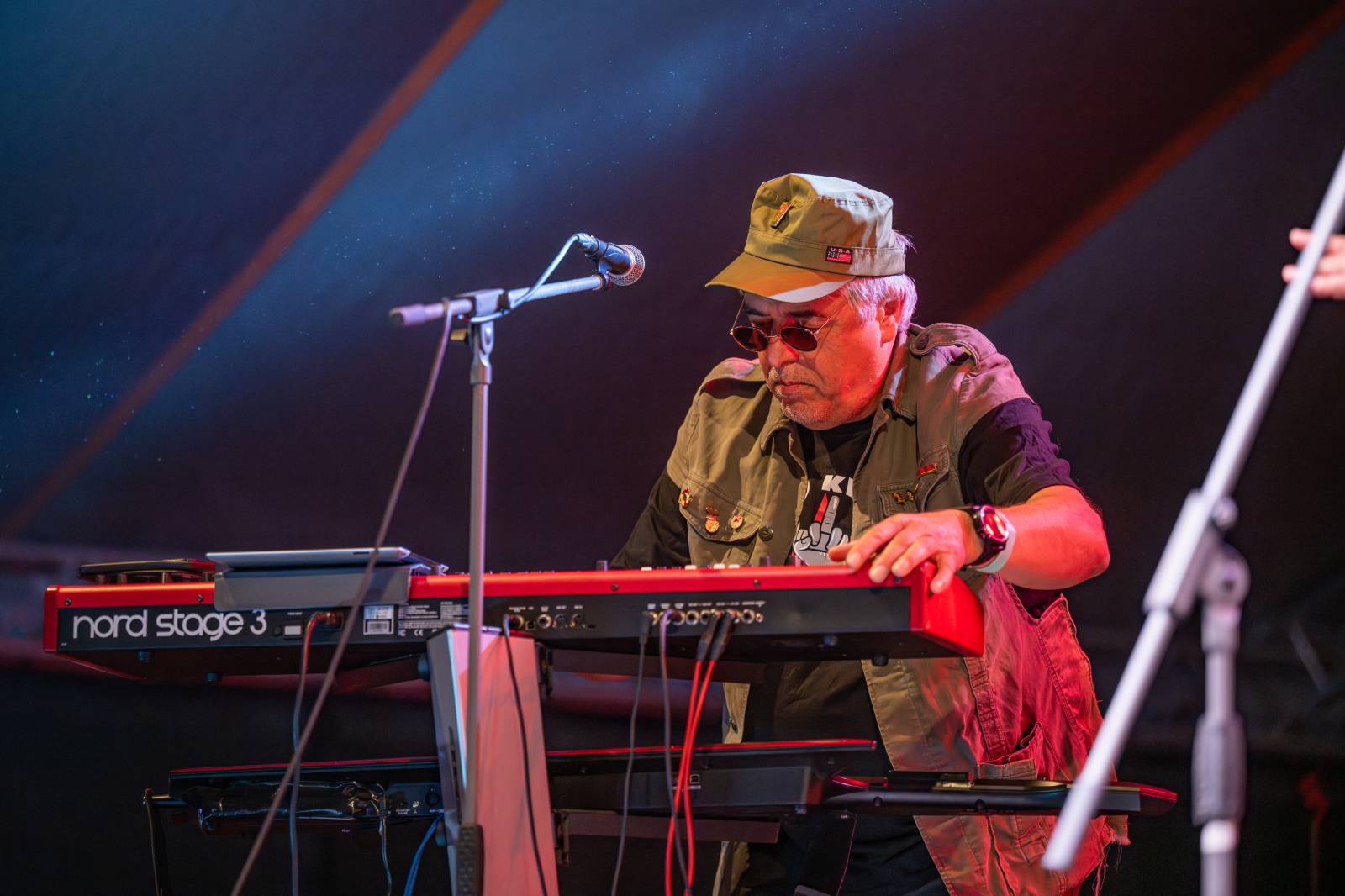 Ve Všeticích odstartovaly Krásný ztráty. J.A.R. vystoupili bez Oto Klempíře, bavili i Michal Prokop s Framus Five a Pan Lynx