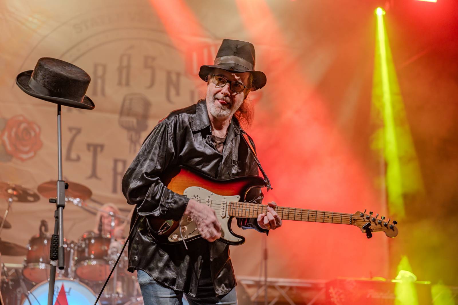 Ve Všeticích odstartovaly Krásný ztráty. J.A.R. vystoupili bez Oto Klempíře, bavili i Michal Prokop s Framus Five a Pan Lynx