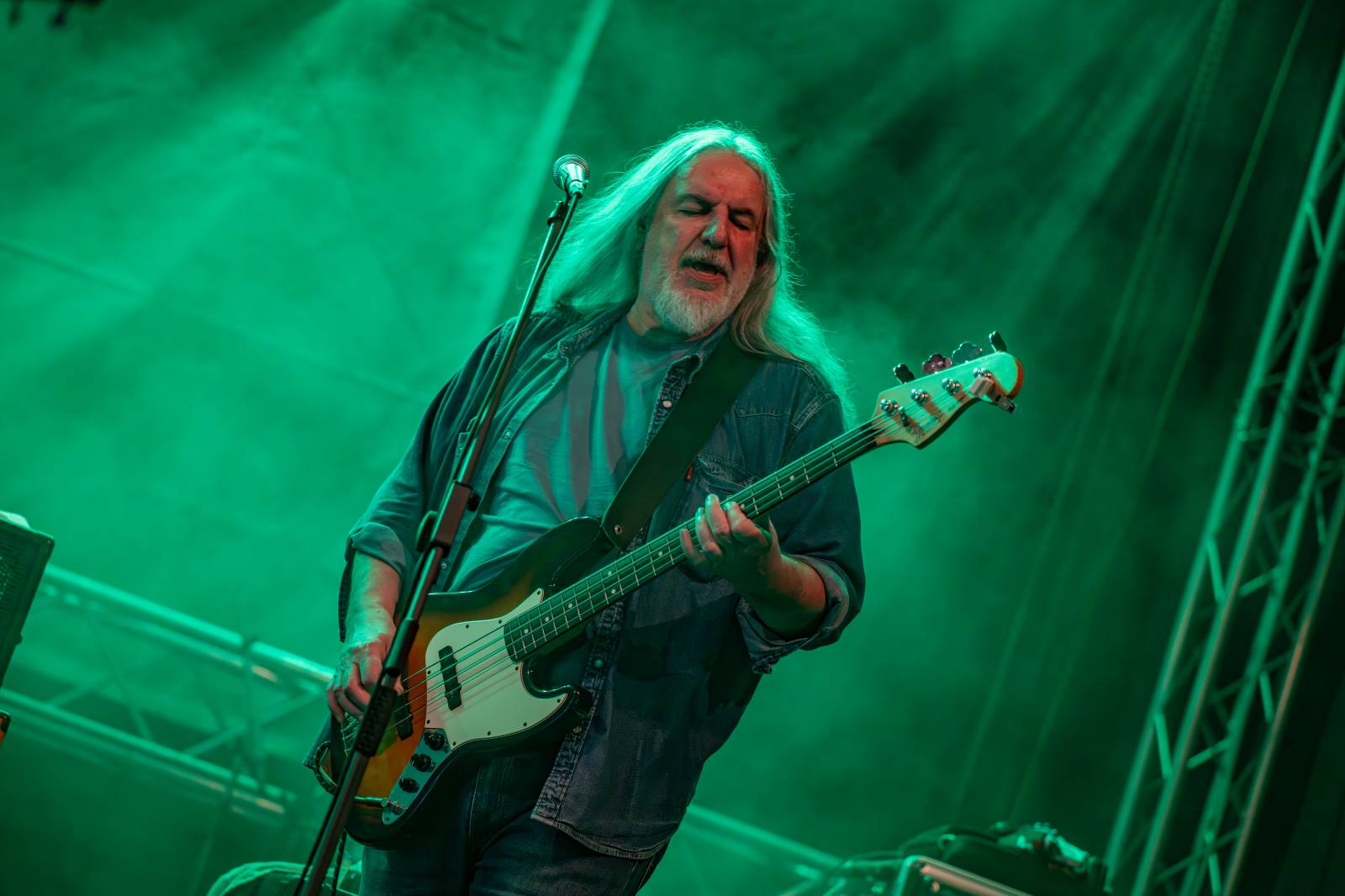 Ve Všeticích odstartovaly Krásný ztráty. J.A.R. vystoupili bez Oto Klempíře, bavili i Michal Prokop s Framus Five a Pan Lynx