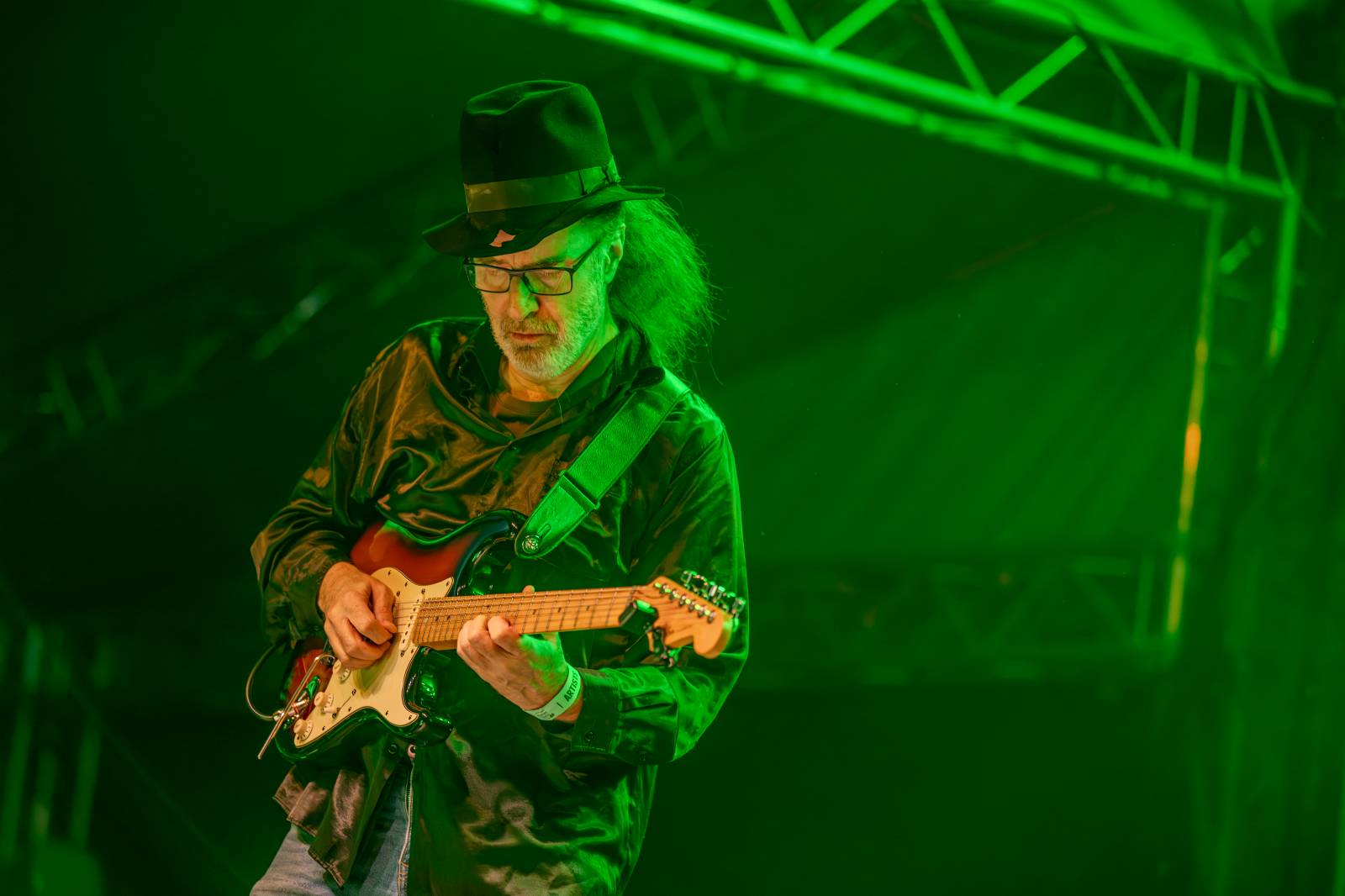 Ve Všeticích odstartovaly Krásný ztráty. J.A.R. vystoupili bez Oto Klempíře, bavili i Michal Prokop s Framus Five a Pan Lynx