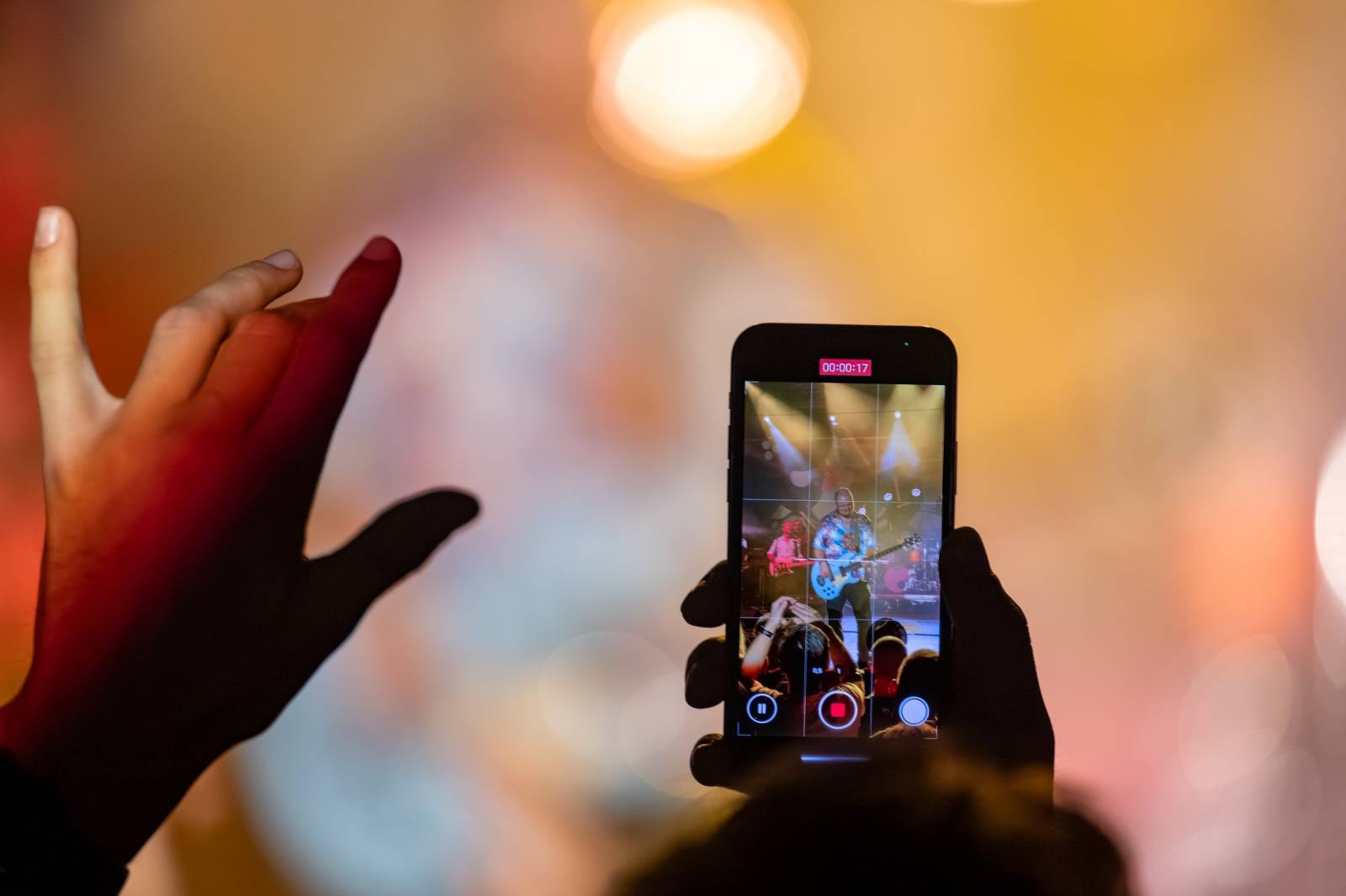 Keltská noc se přestěhovala do Vysoké nad Jizerou. Hvězdami prvního dne byli Mig 21, Vypsaná fiXa, Totální nasazení, Alkehol i Krucipüsk