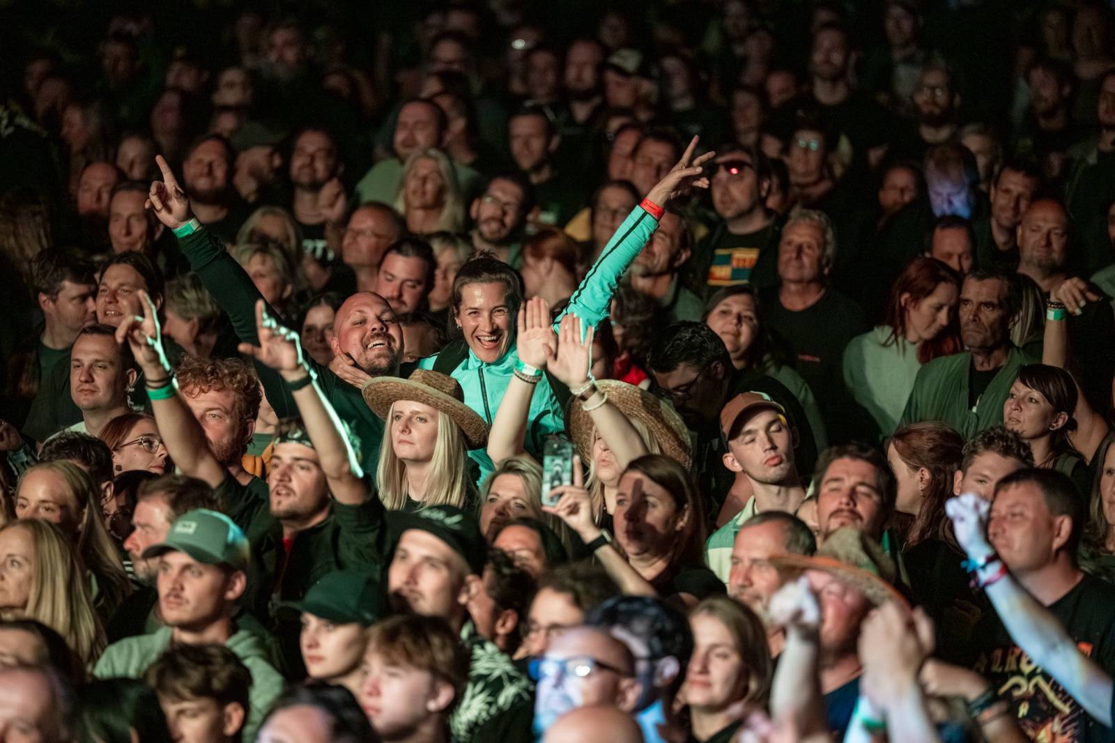 Keltská noc se přestěhovala do Vysoké nad Jizerou. Hvězdami prvního dne byli Mig 21, Vypsaná fiXa, Totální nasazení, Alkehol i Krucipüsk