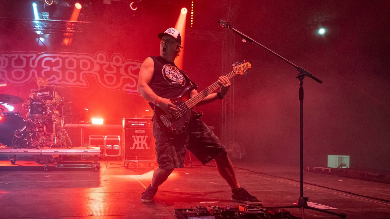 Keltská noc se přestěhovala do Vysoké nad Jizerou. Hvězdami prvního dne byli Mig 21, Vypsaná fiXa, Totální nasazení, Alkehol i Krucipüsk