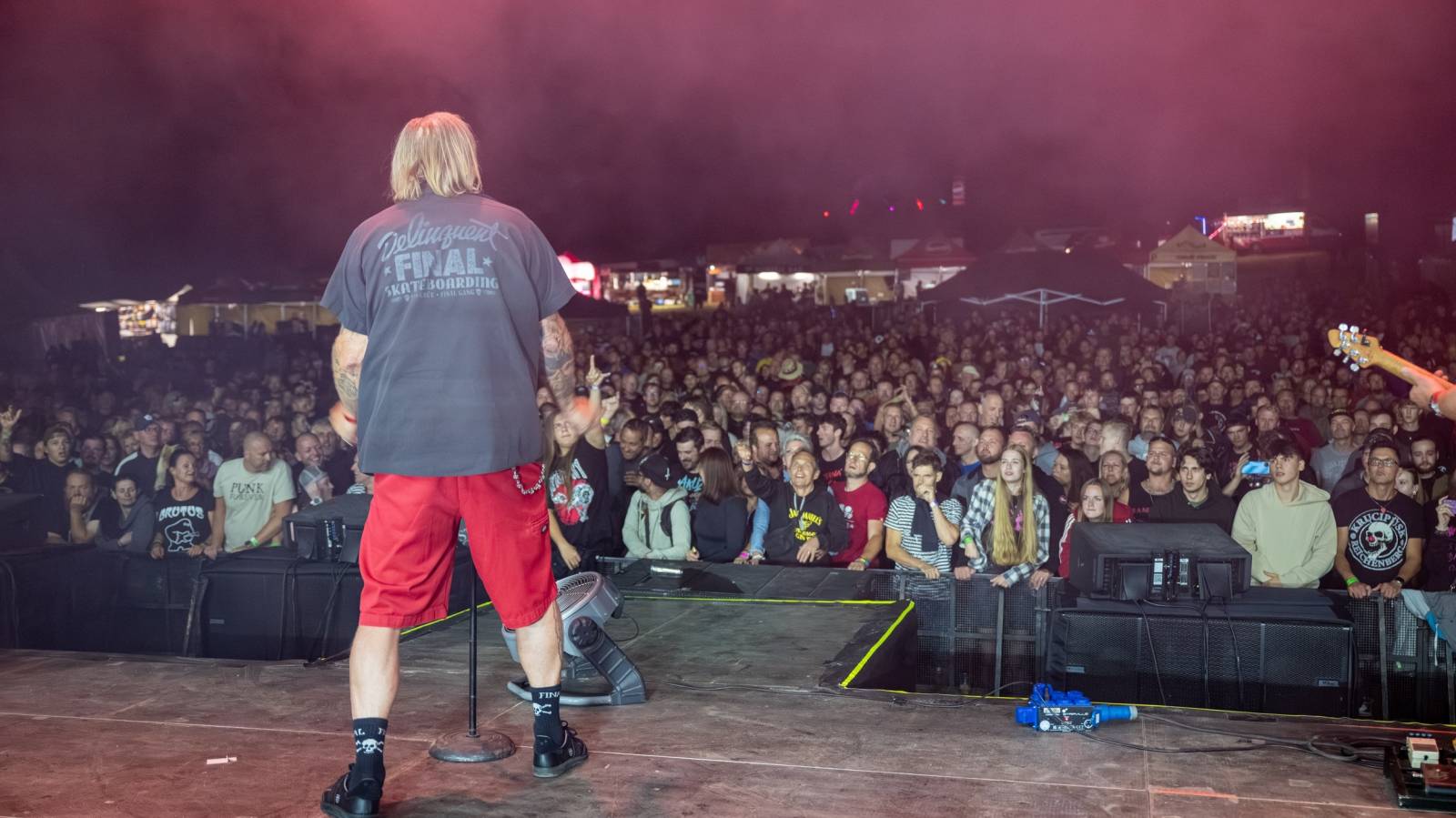 Keltská noc se přestěhovala do Vysoké nad Jizerou. Hvězdami prvního dne byli Mig 21, Vypsaná fiXa, Totální nasazení, Alkehol i Krucipüsk